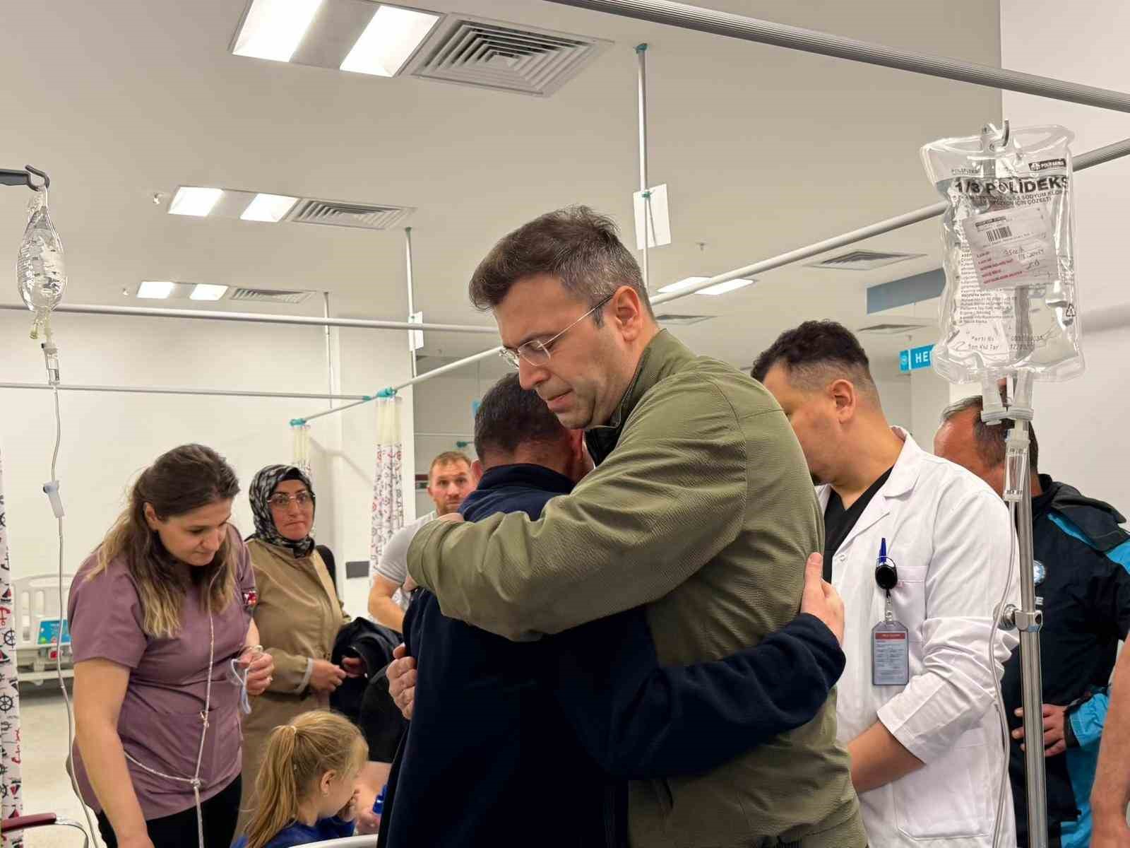 Vali Akmeşe, selde yaralanan vatandaşları hastanede ziyaret etti