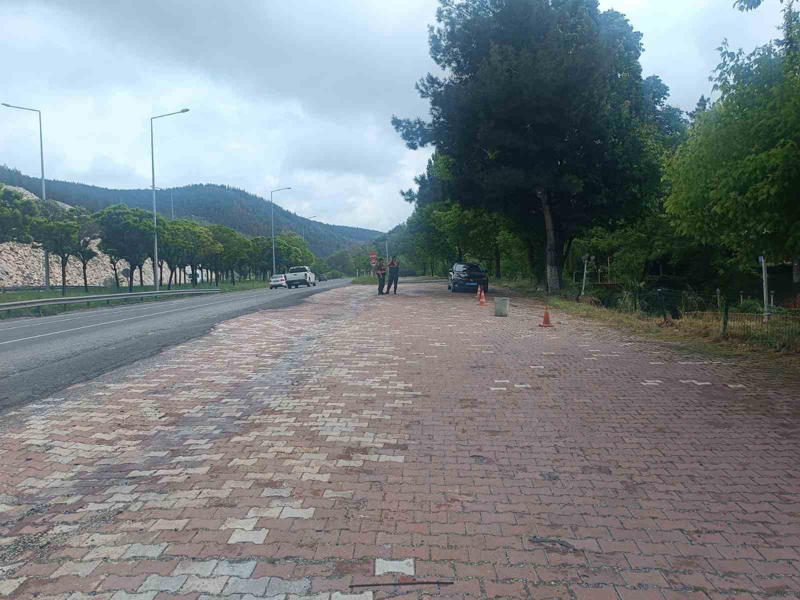 Bilecik’te istinat duvarı çöktü, toprak kayması meydana geldi