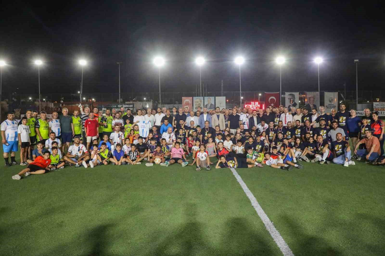 Erhan Aksay turnuvasında kupa sahibini buldu