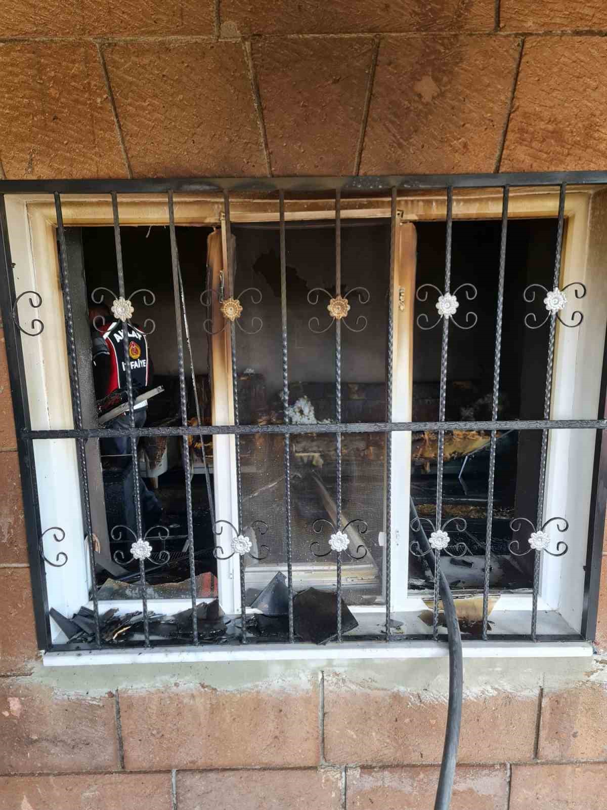 Ahlat’ta ev yangını: 1 ağır yaralı