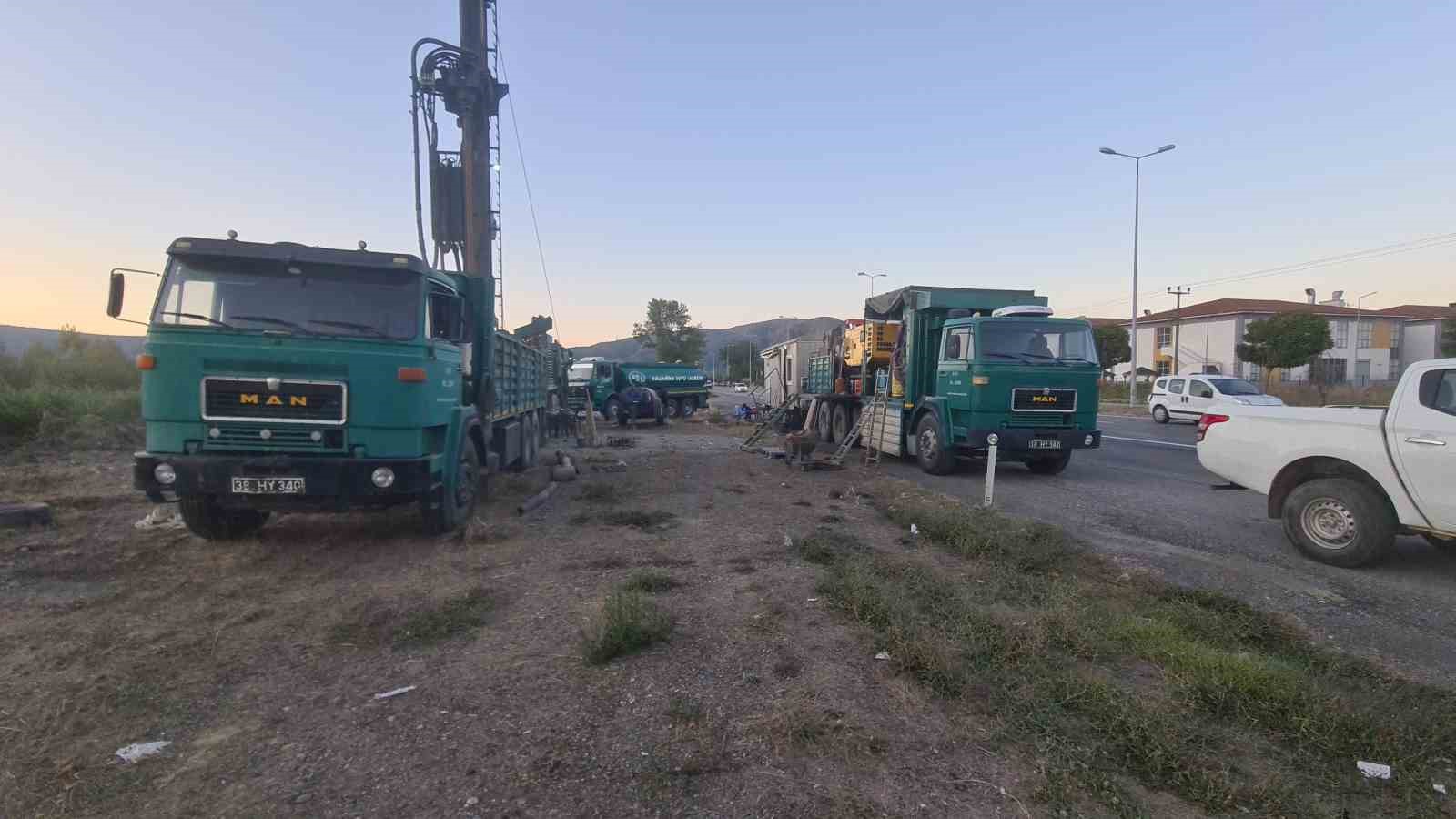 DSİ ekipleri &Ccedil;aycuma&rsquo;da yeraltı suyu i&ccedil;in sahada