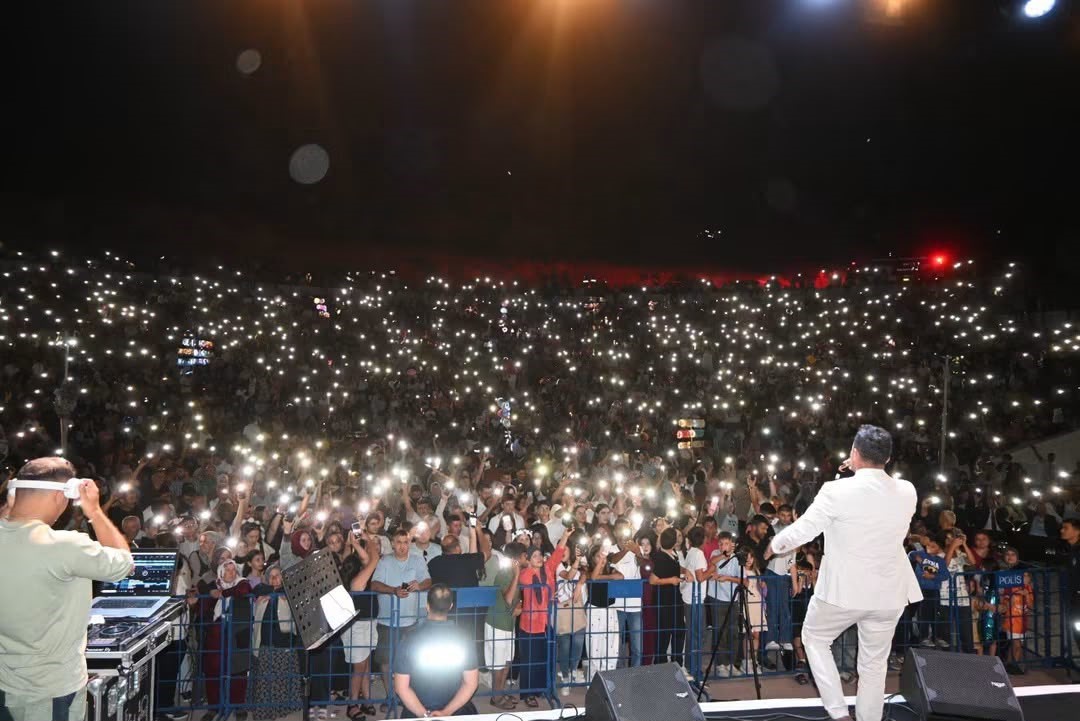 Afyonkarahisar&rsquo;da &rsquo;Vişne ve Eber Sarısı Festivali&rsquo; başladı
