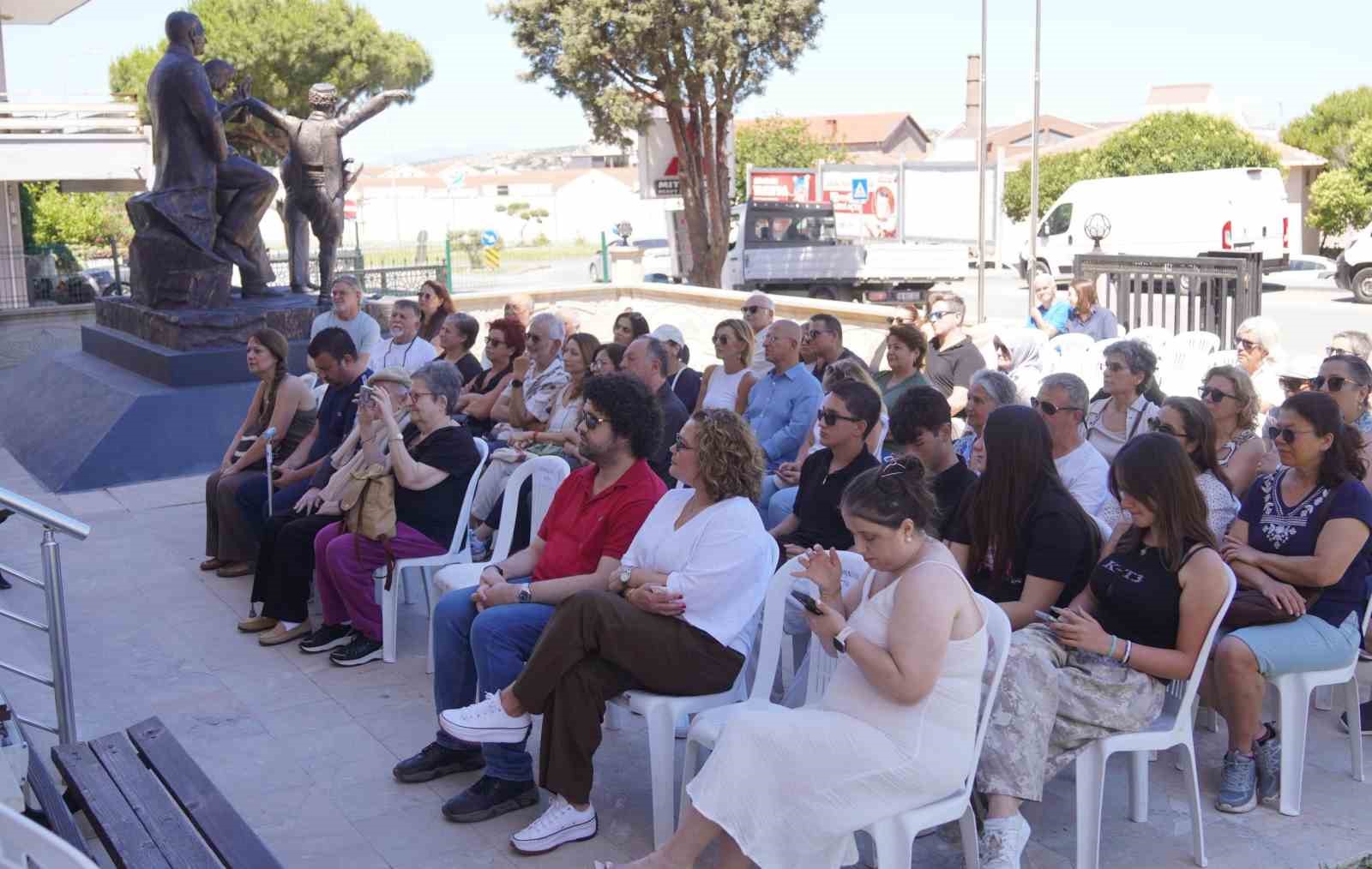 Ayvalık’ta Zeytin Çekirdeklerinden sezon finali konseri