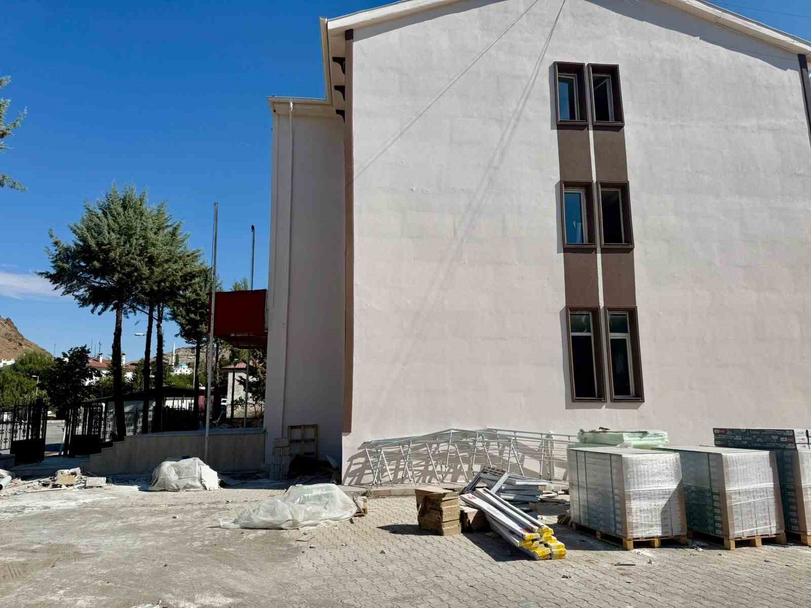 Kuluncak&rsquo;ta 50 yataklı otel projesinde &ccedil;alışmalar s&uuml;r&uuml;yor