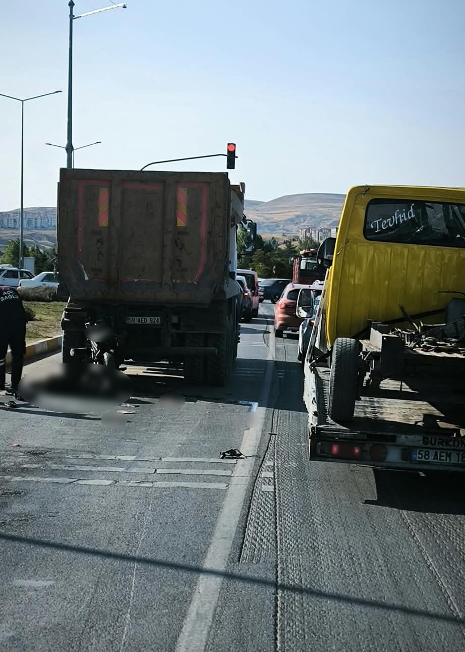 Sivas&rsquo;ta motosiklet kazası: 1 &ouml;l&uuml;