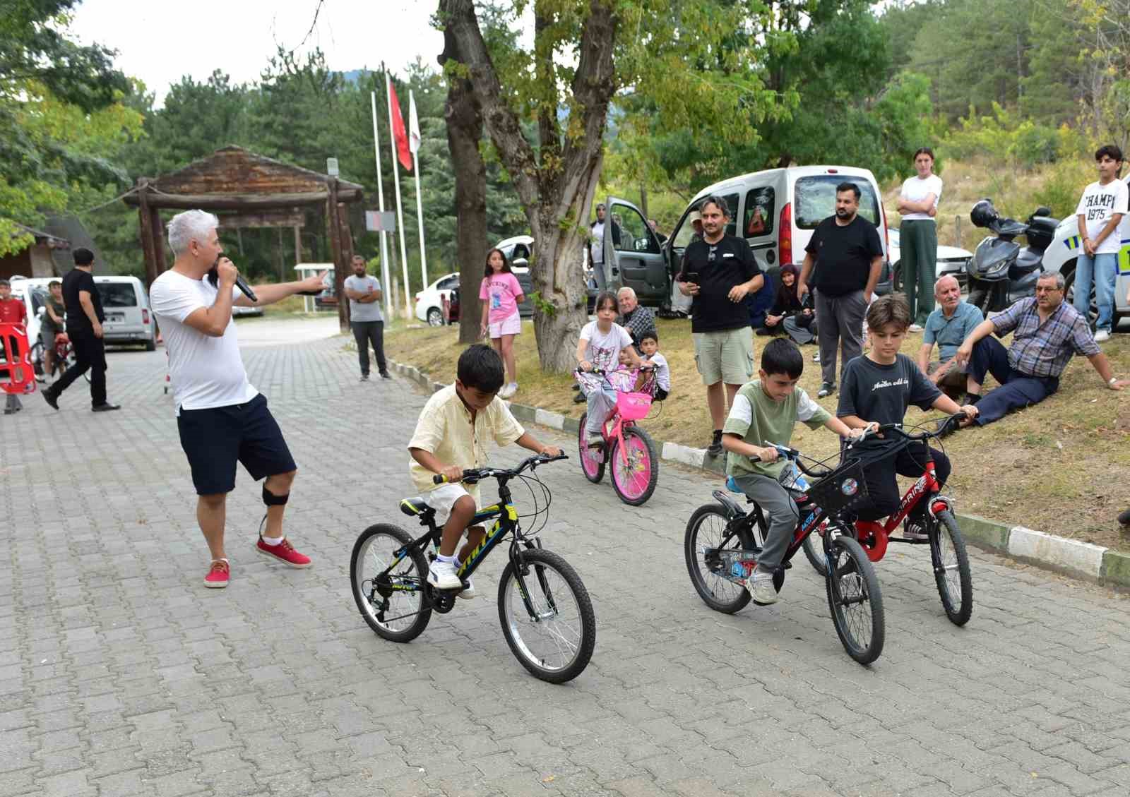 Kadınlar il&ccedil;enin coğrafi işaretli pirincinden en lezzetli pilavı yapmak i&ccedil;in yarıştı
