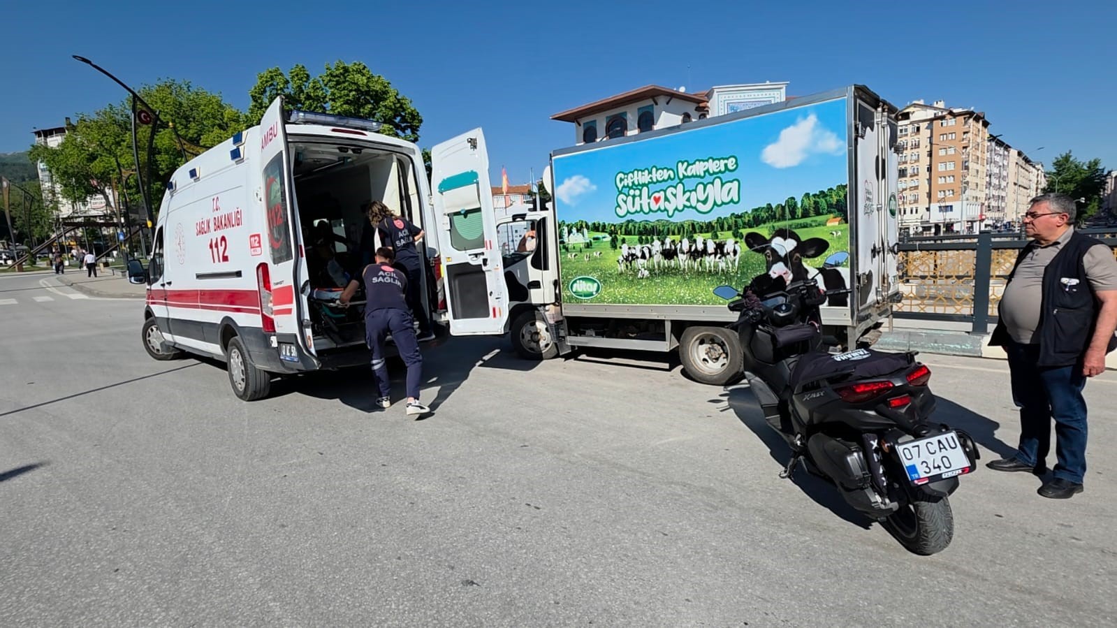 Kütahya’da motosiklet ile elektrikli bisiklet çarpıştı: 1 yaralı