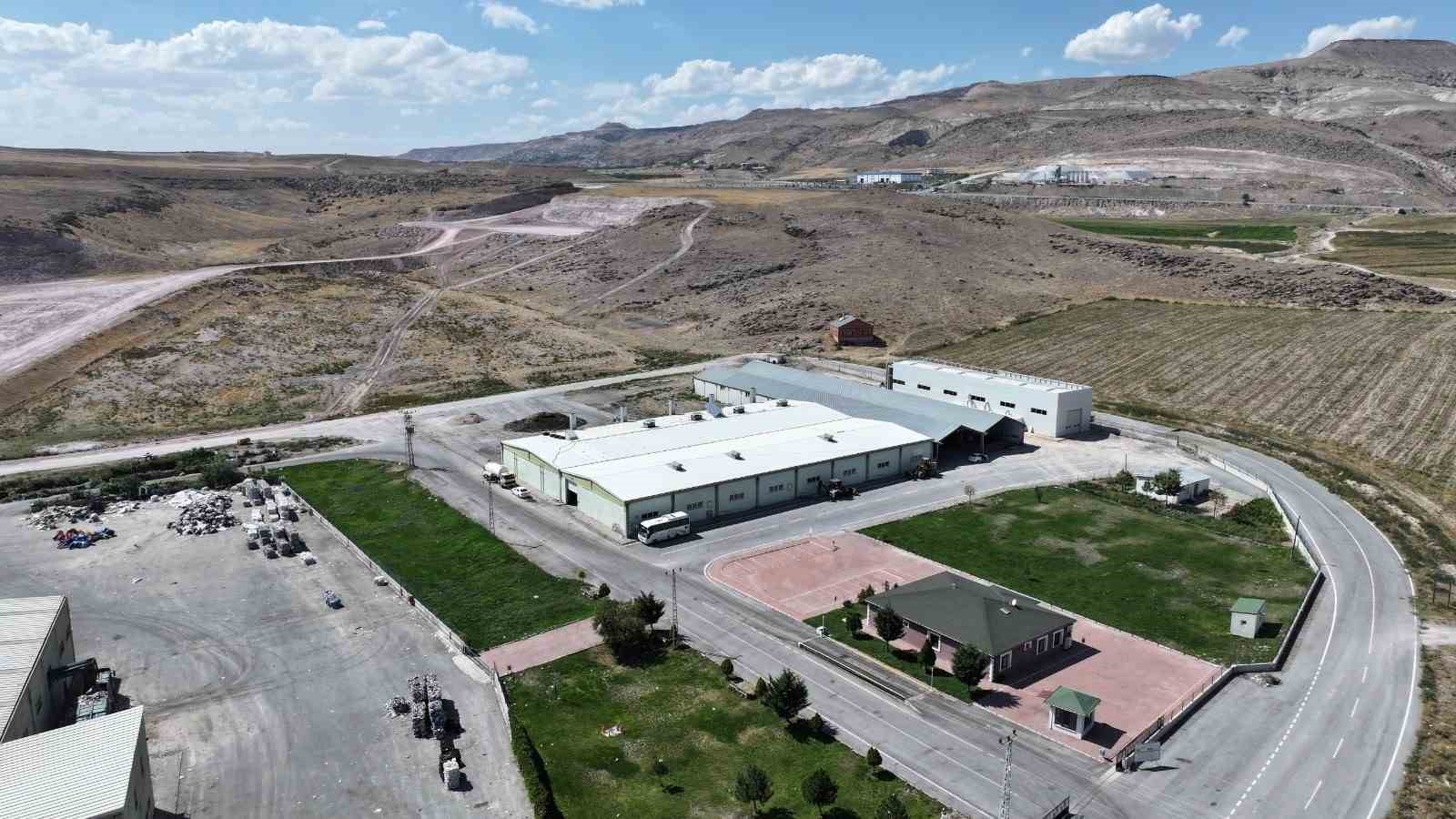 Başkan &Ccedil;olakbayrakdar, "Projelerimizle &ccedil;ift&ccedil;imizin &uuml;retim g&uuml;c&uuml;n&uuml; artırıyor, &uuml;r&uuml;n kalitesini y&uuml;kseltiyoruz"