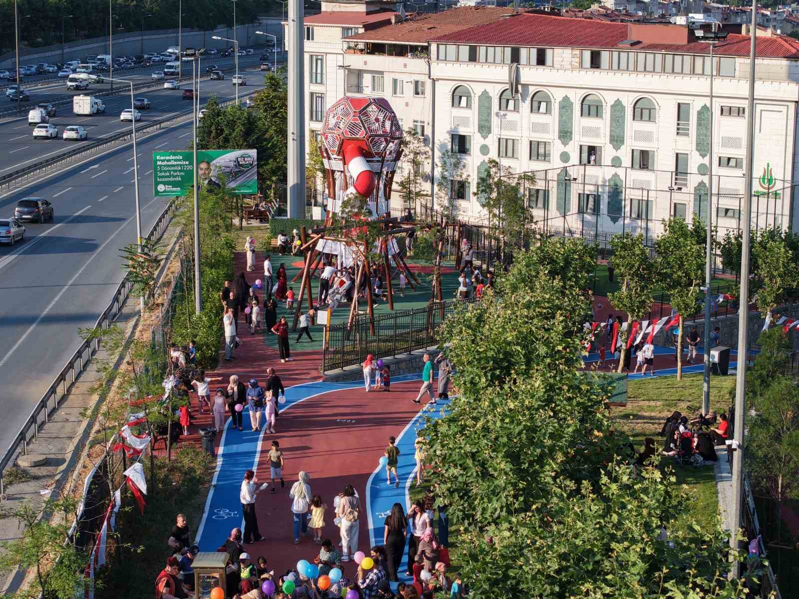 Gaziosmanpaşa&rsquo;da D&uuml;nya Kupası temalı park t&ouml;renle a&ccedil;ıldı