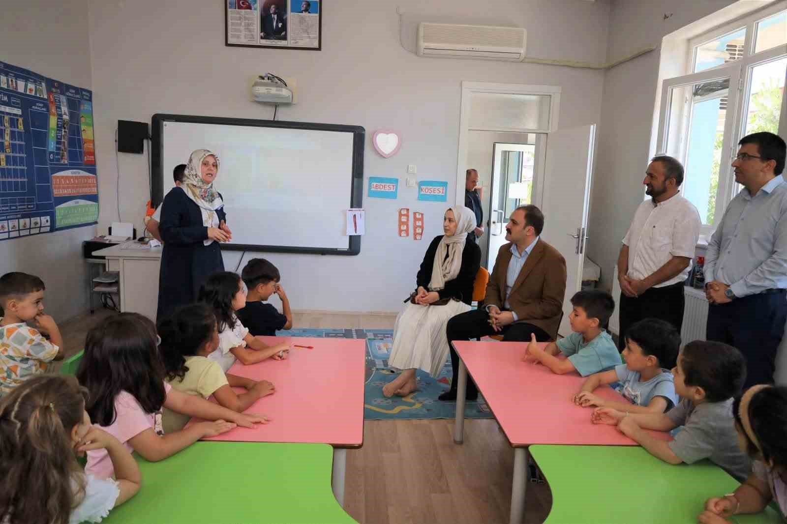 Kaymakam Battal öğrencilerle bir araya geldi