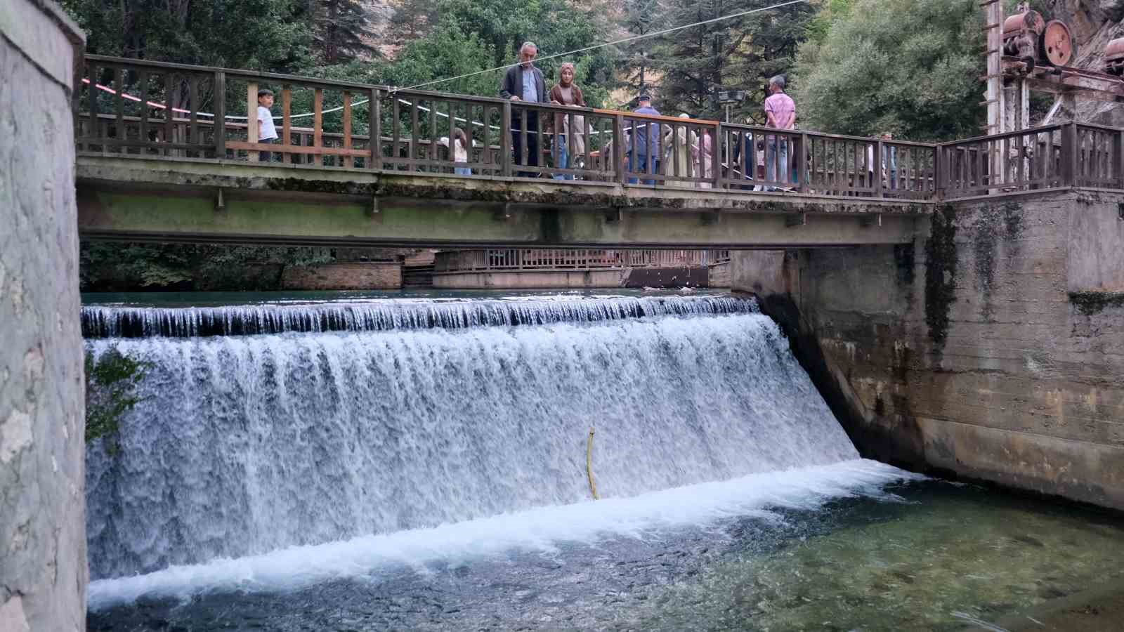 3 bin yıllık İvriz Kaya Anıtı ziyaret&ccedil;ilerini ağırlıyor
