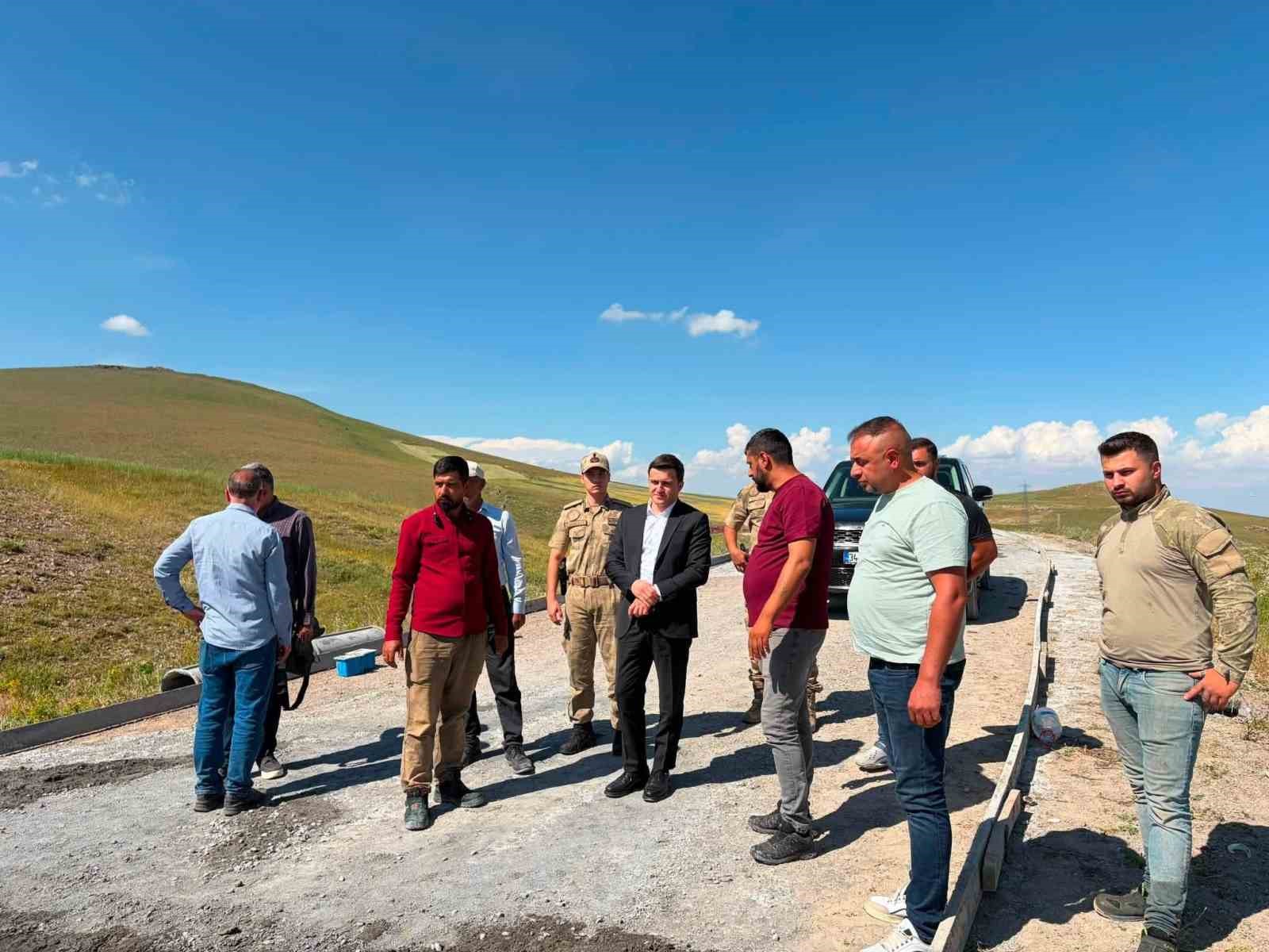 Digor Kaymakamı Abdulkadir Zengin göreve hızlı başladı; İlk mesaisini köy yollarında geçirdi