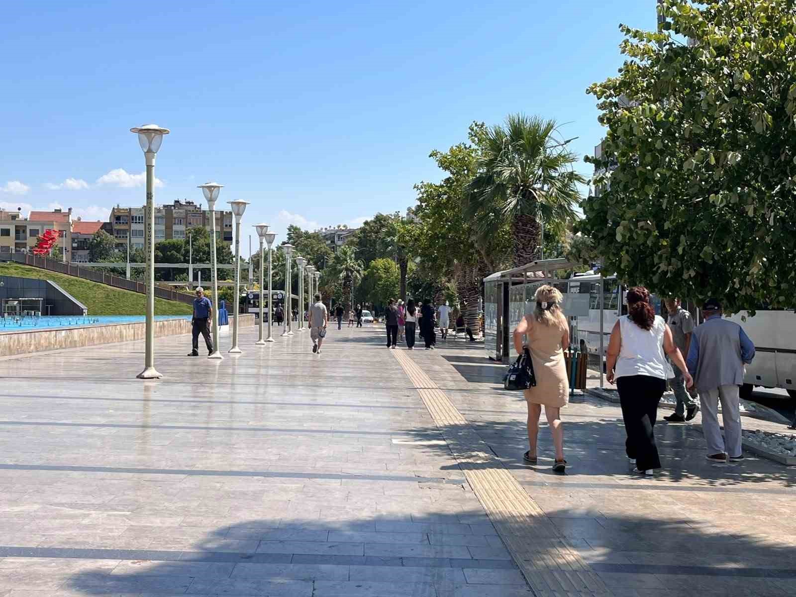 Aydın Efeler’de bunaltan sıcak hayatı yavaşlattı