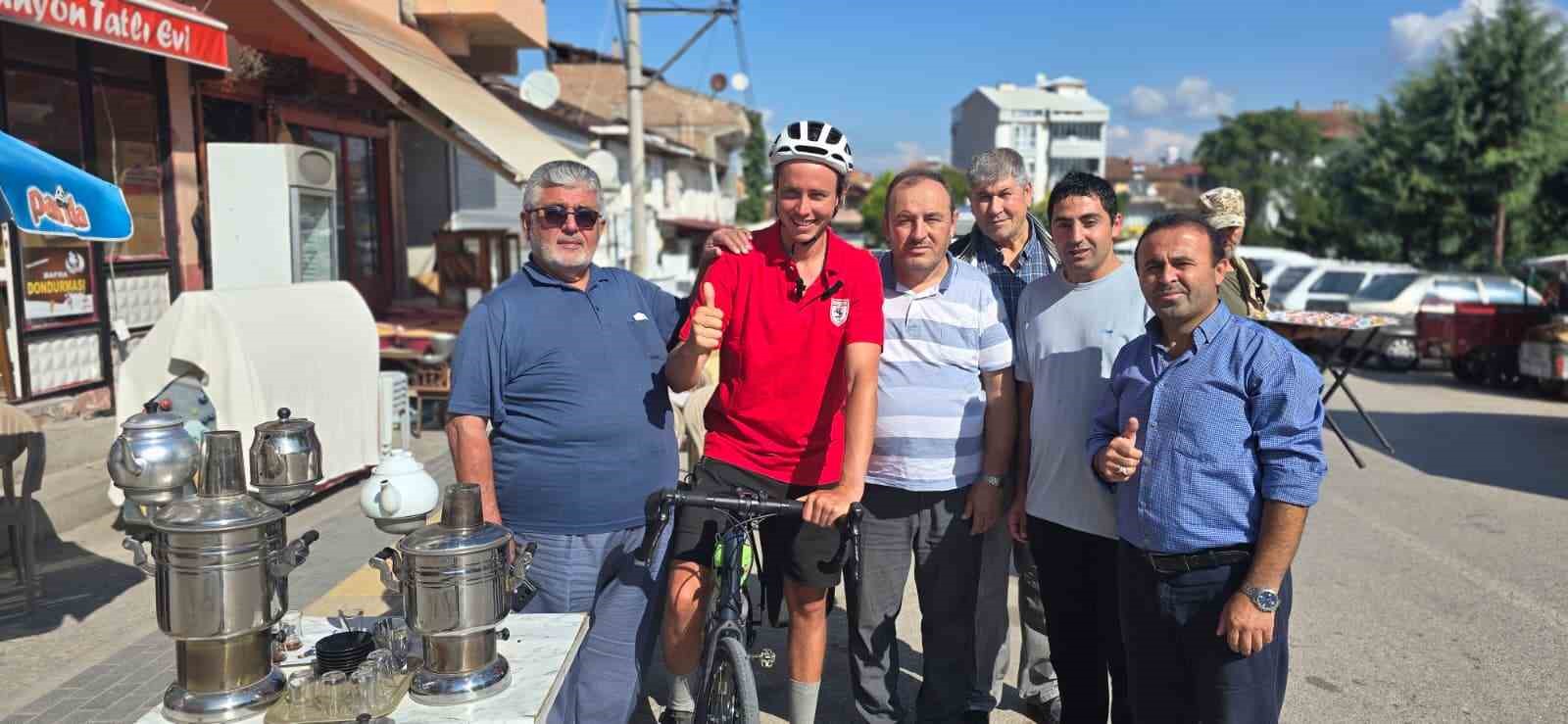 Bisikletle dünya turuna çıkan Avustralyalı gezginin Türk hayranlığı: "Siz inanılmazsınız"