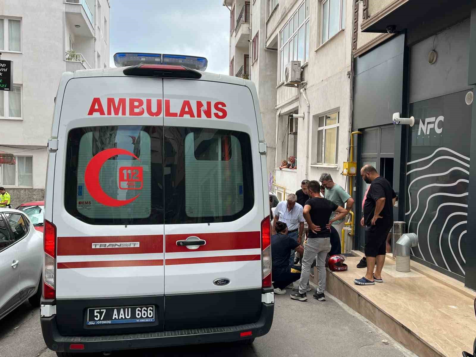 Sinop’ta motosiklet ile hafif ticari araç çarpıştı: 1 yaralı
