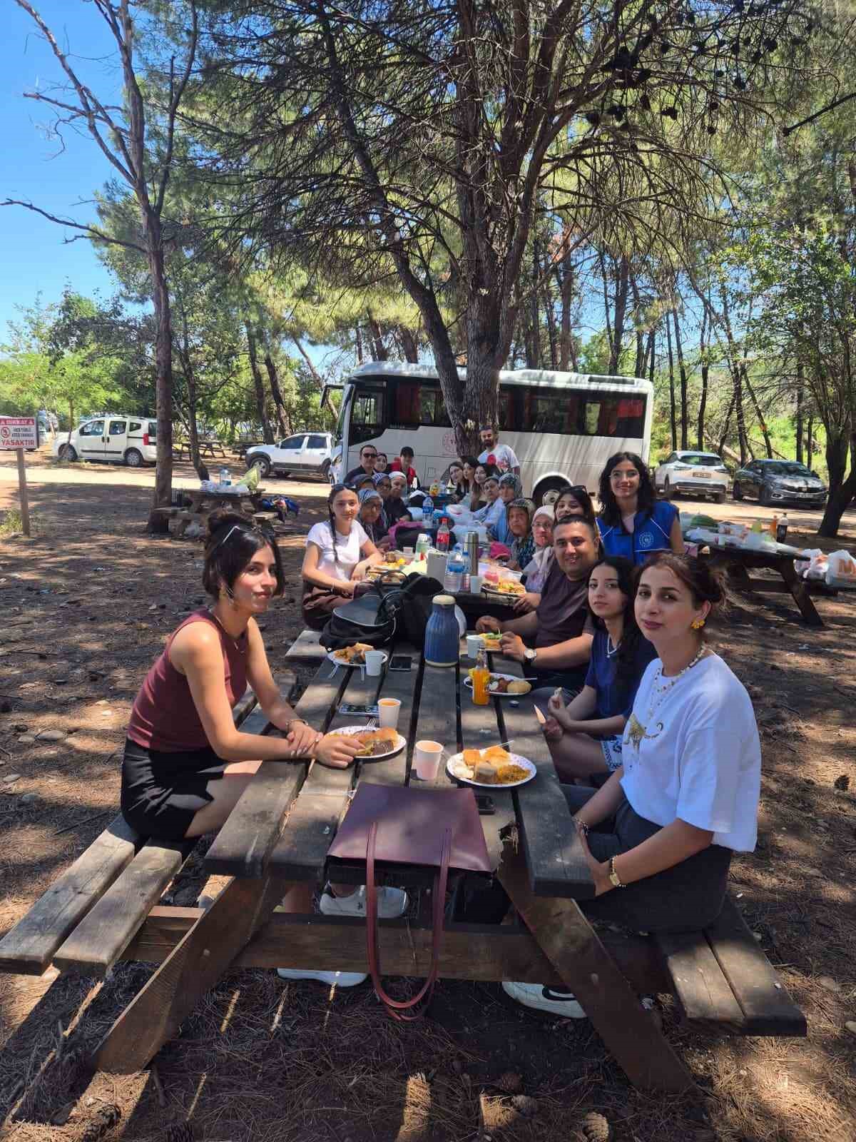 Yenipazar Gen&ccedil;lik Merkezi&rsquo;nden Milli Park Gezisi