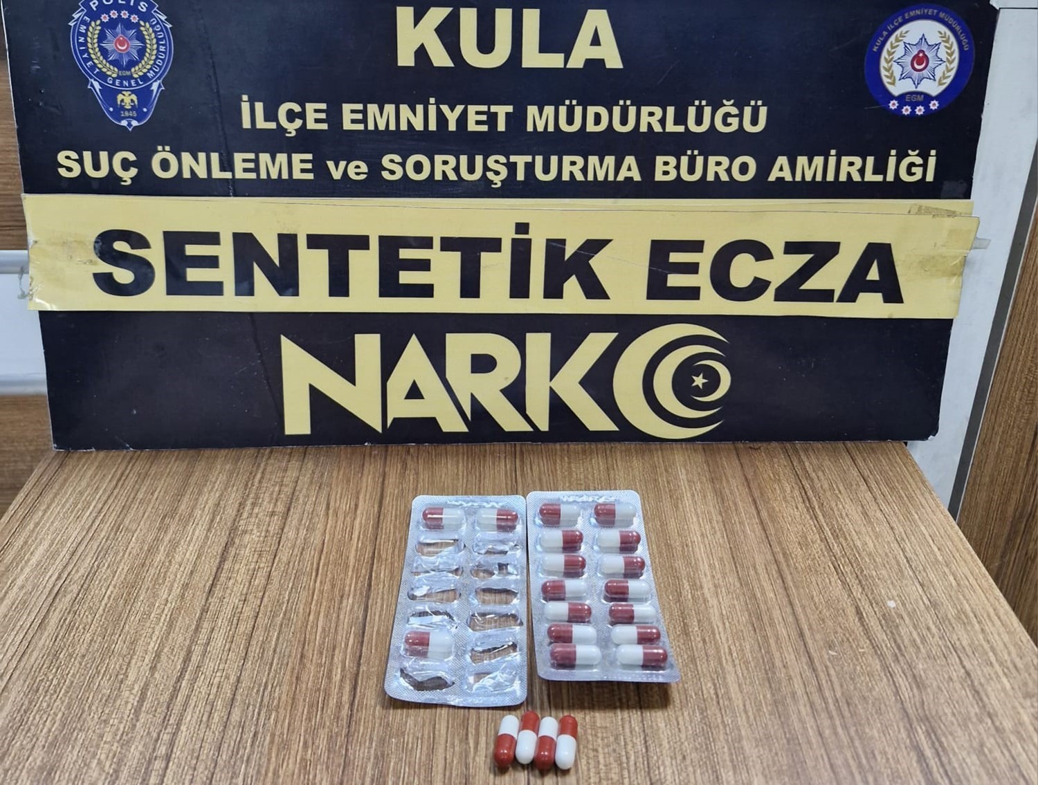 Kula polisinden suça geçit yok: 10 kişiye işlem, 5 tutuklama
