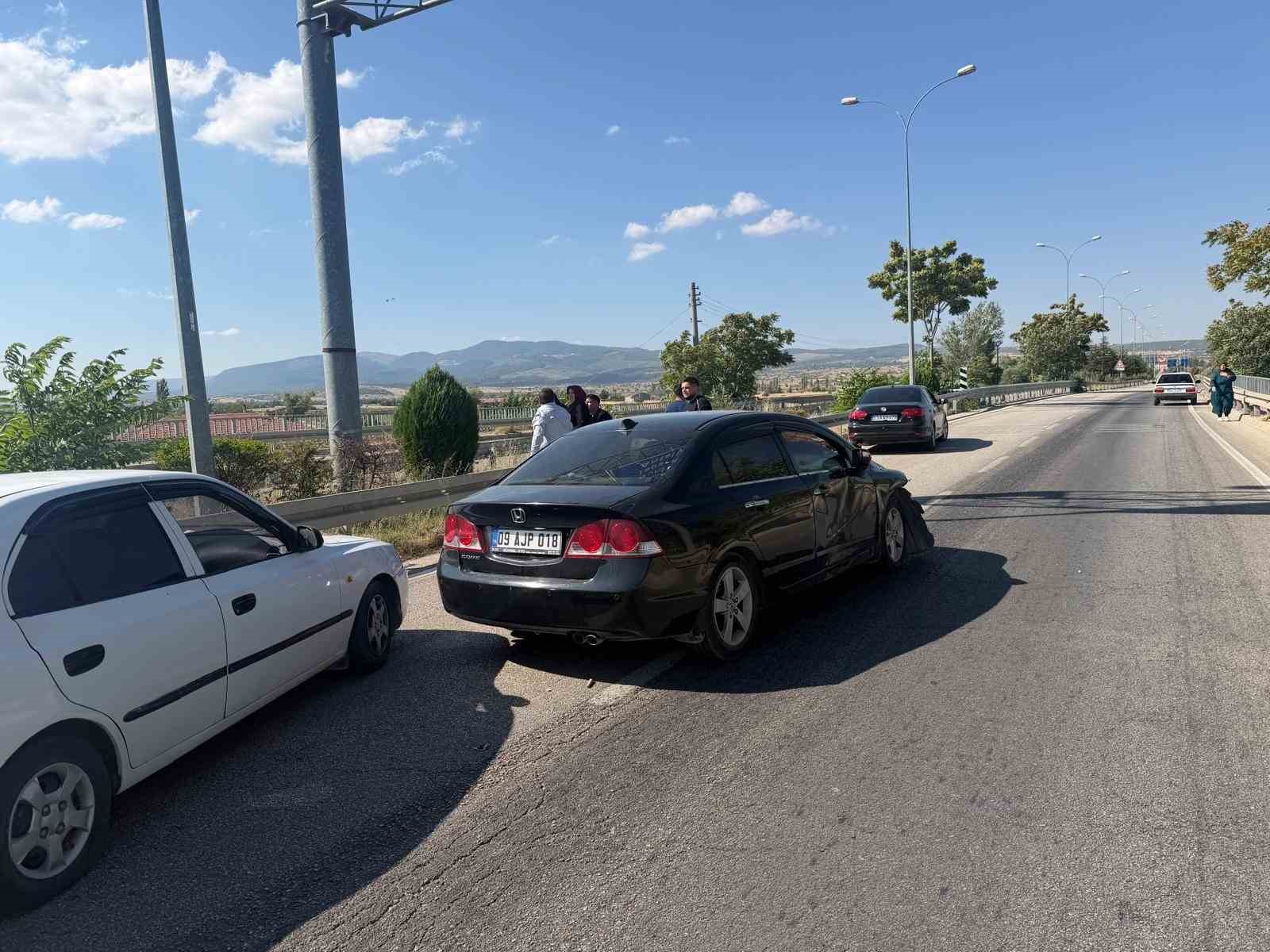 Kazada devrilen trakt&ouml;r s&uuml;r&uuml;c&uuml;s&uuml; hayatını kaybetti