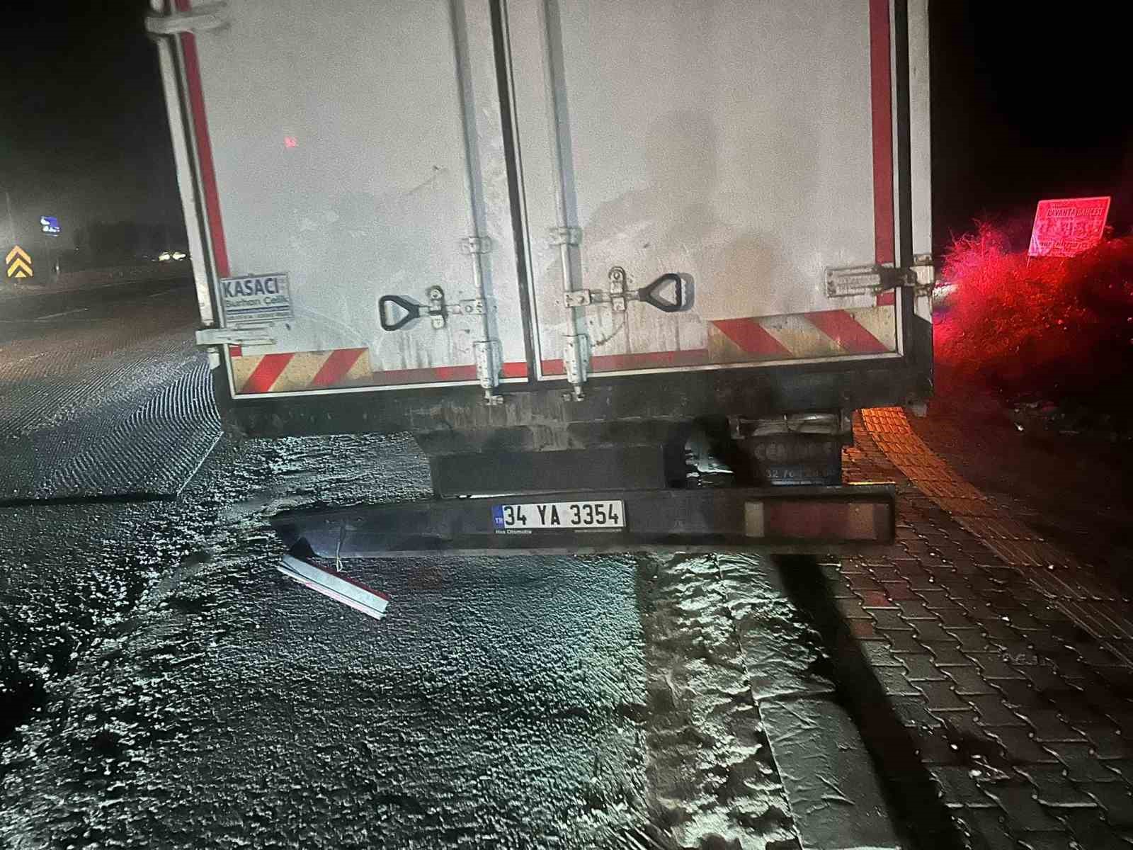 Kamyona arkadan çarpan motosiklet sürücüsü hayatını kaybetti