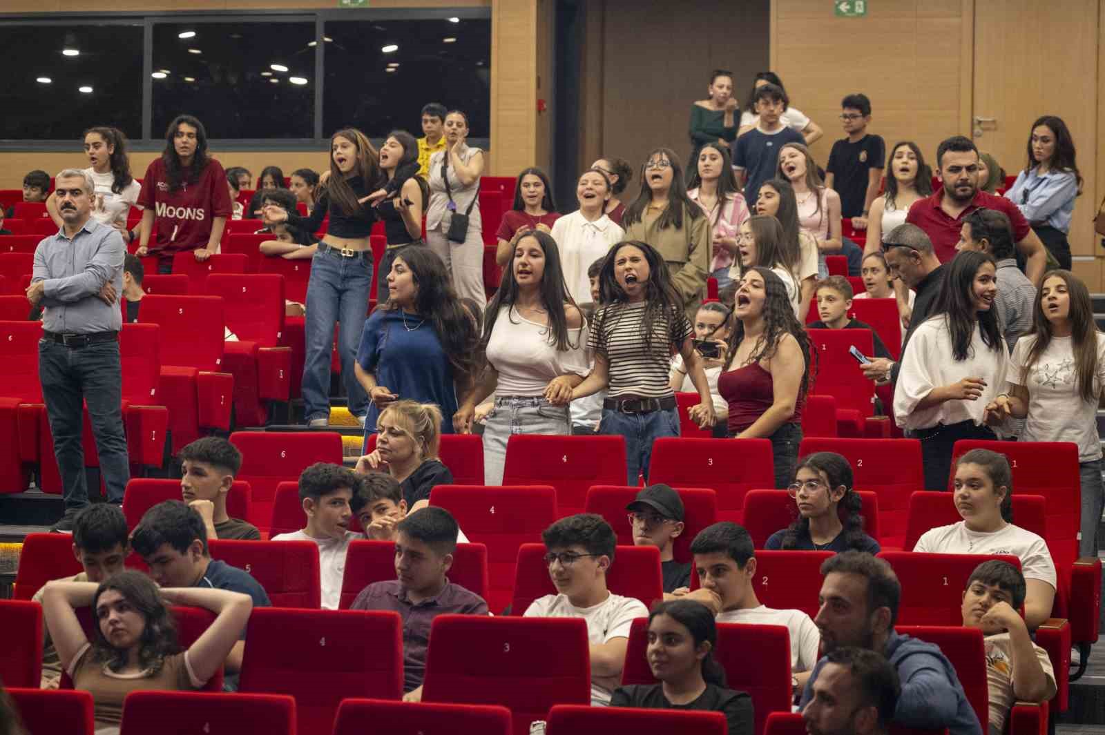 Mersin&rsquo;de LGS &ouml;ğrencilerine moral konseri