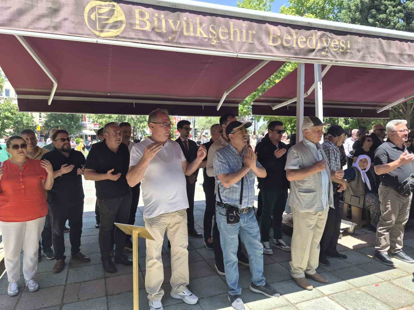 Emekli T&uuml;mgeneral Fazıl Aydınmakina son yolculuğuna uğurladı