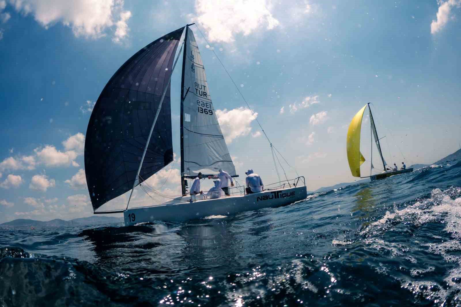 TAYK-Eker Olympos Regatta, J70 Match Race ve Hareketli Salma yarışlarıyla devam ediyor