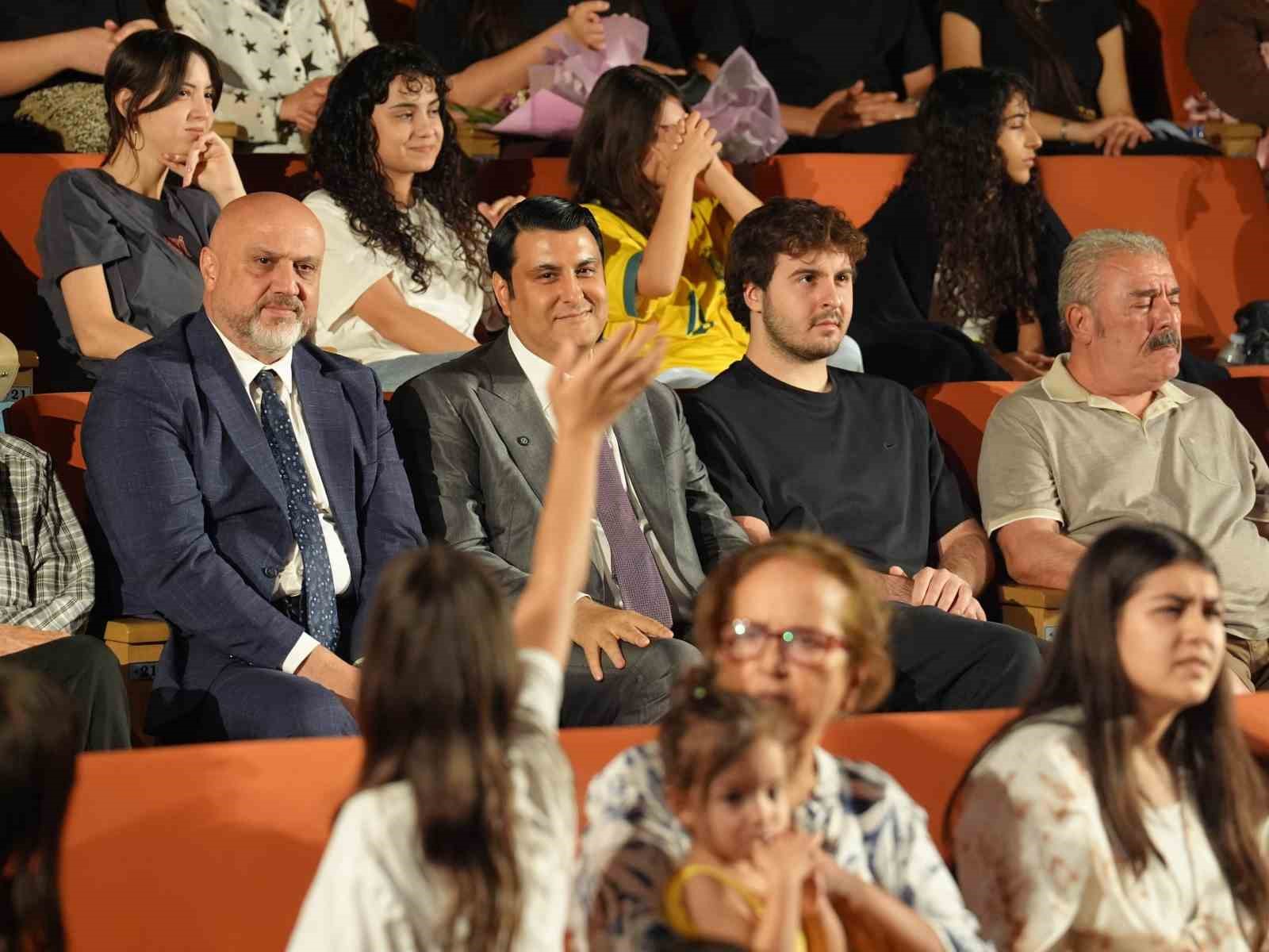 2 bin 500 çocuk ve genç sanatla buluştu