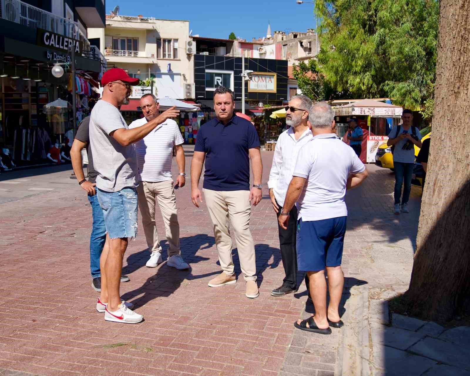 Kuşadası’nın yeni cazibe merkezi kent meydanında sona gelindi
