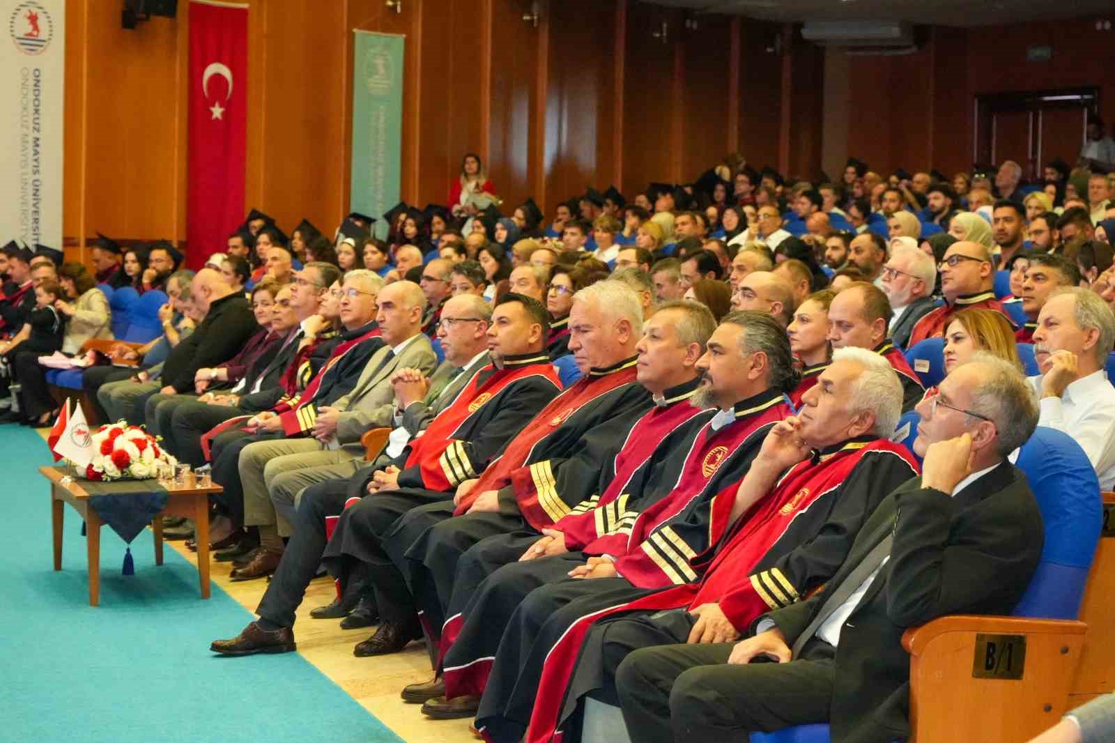 OM&Uuml;&rsquo;de 2026&rsquo;nın ilk mezunları Veteriner Fak&uuml;ltesi&rsquo;nden