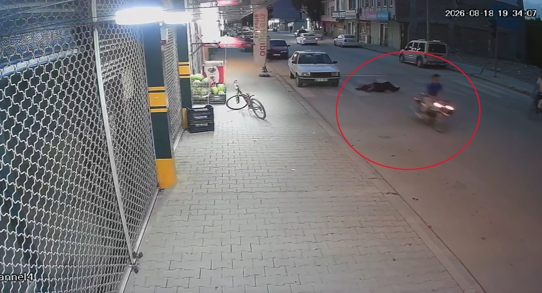 Elbistan’da motosikletin çarptığı yaşlı adam yaralandı