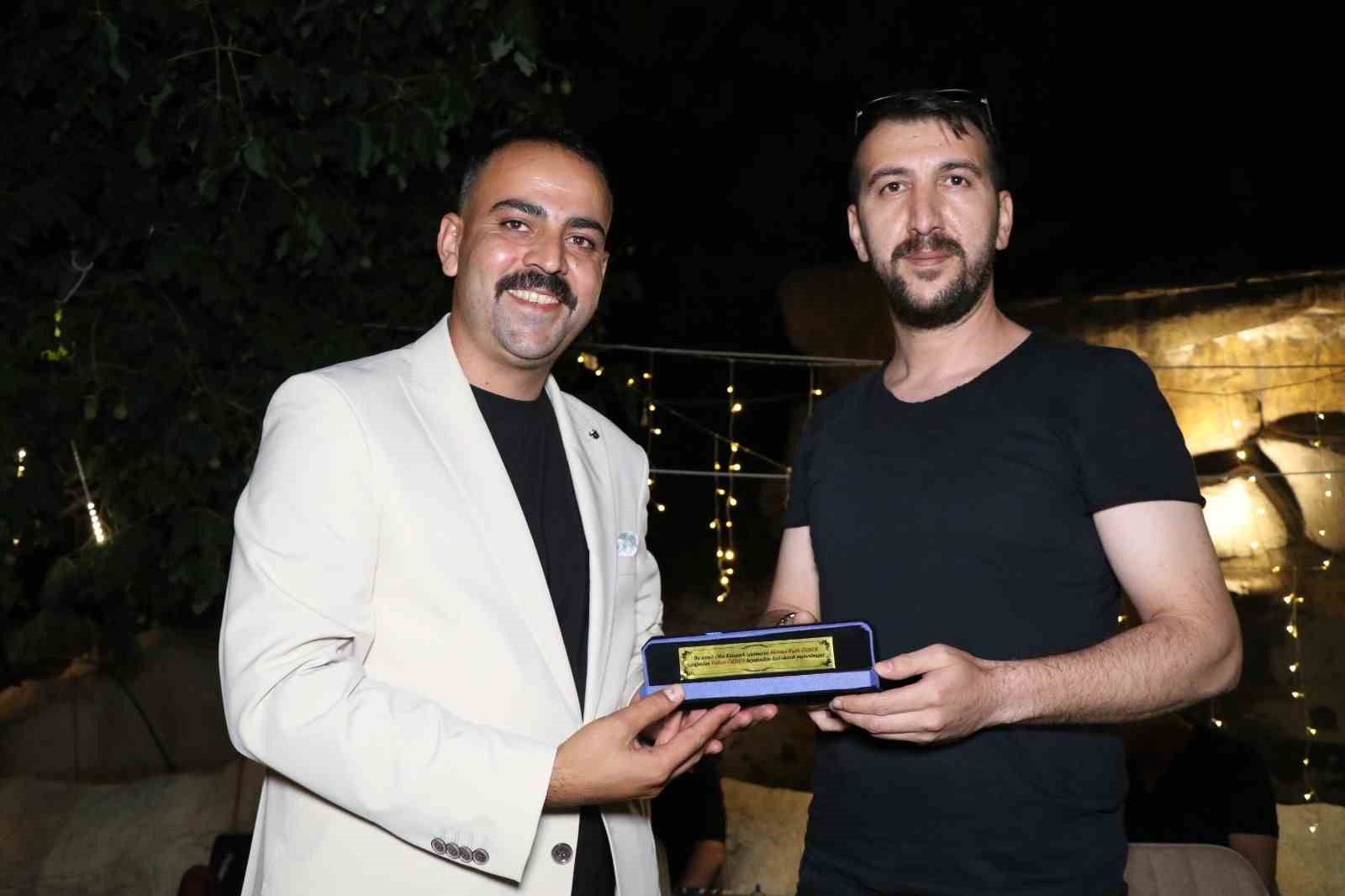 Oltu&rsquo;da t&uuml;rk&uuml; dolu gece: Ceyhun Can konseri b&uuml;y&uuml;k ilgi g&ouml;rd&uuml;