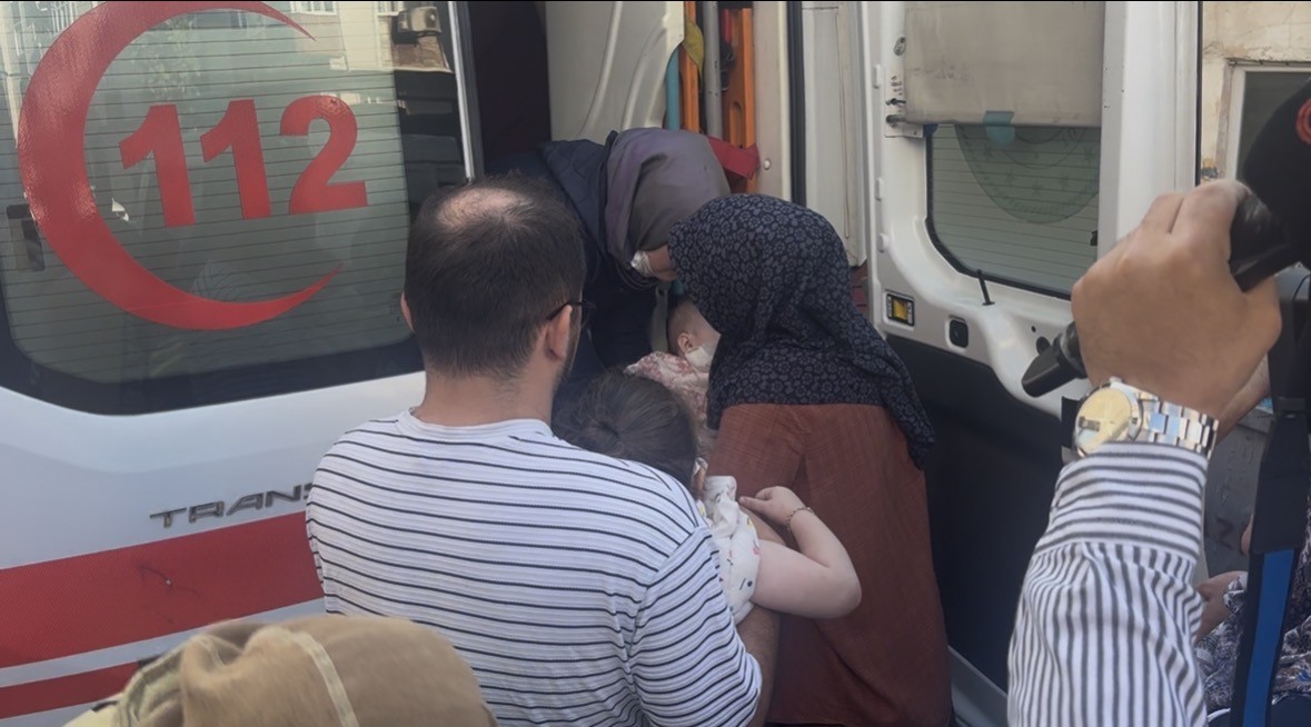 Gaziosmanpaşa’da 4 katlı binada korkutan yangın