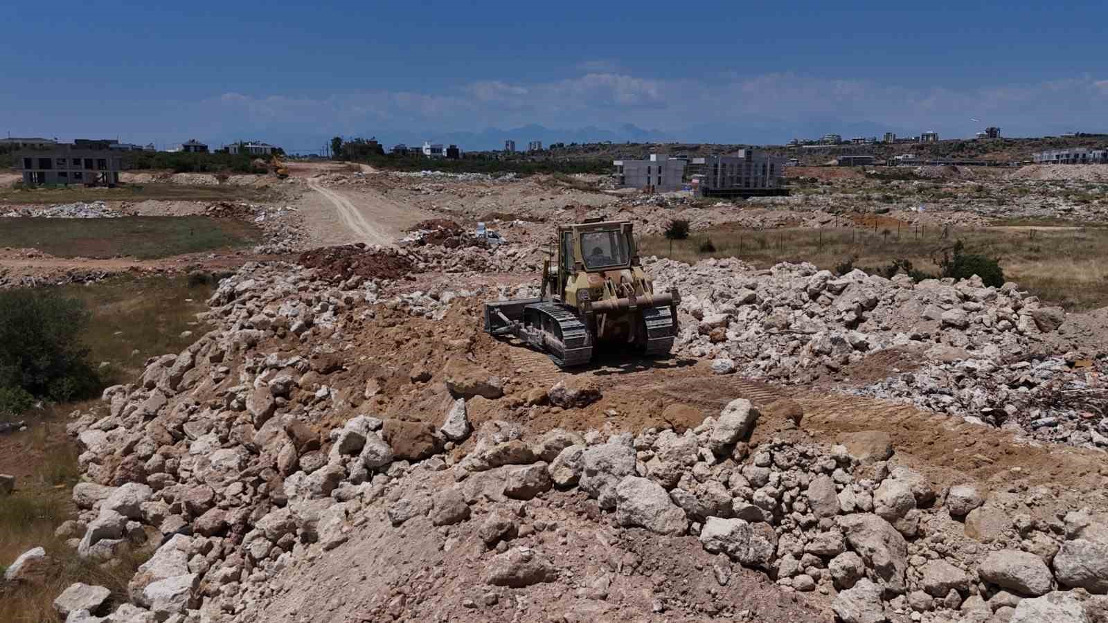 Aksu’da yeni imar yolu çalışmaları devam ediyor