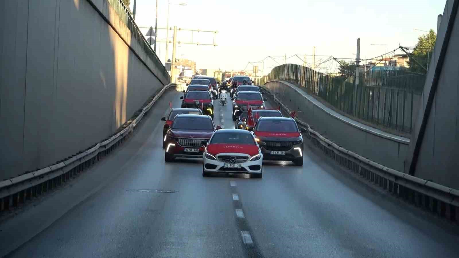 (Özel) Bursa’da A Milli Takım coşkusu sokaklara taştı, 250 araçlık konvoy kenti turladı