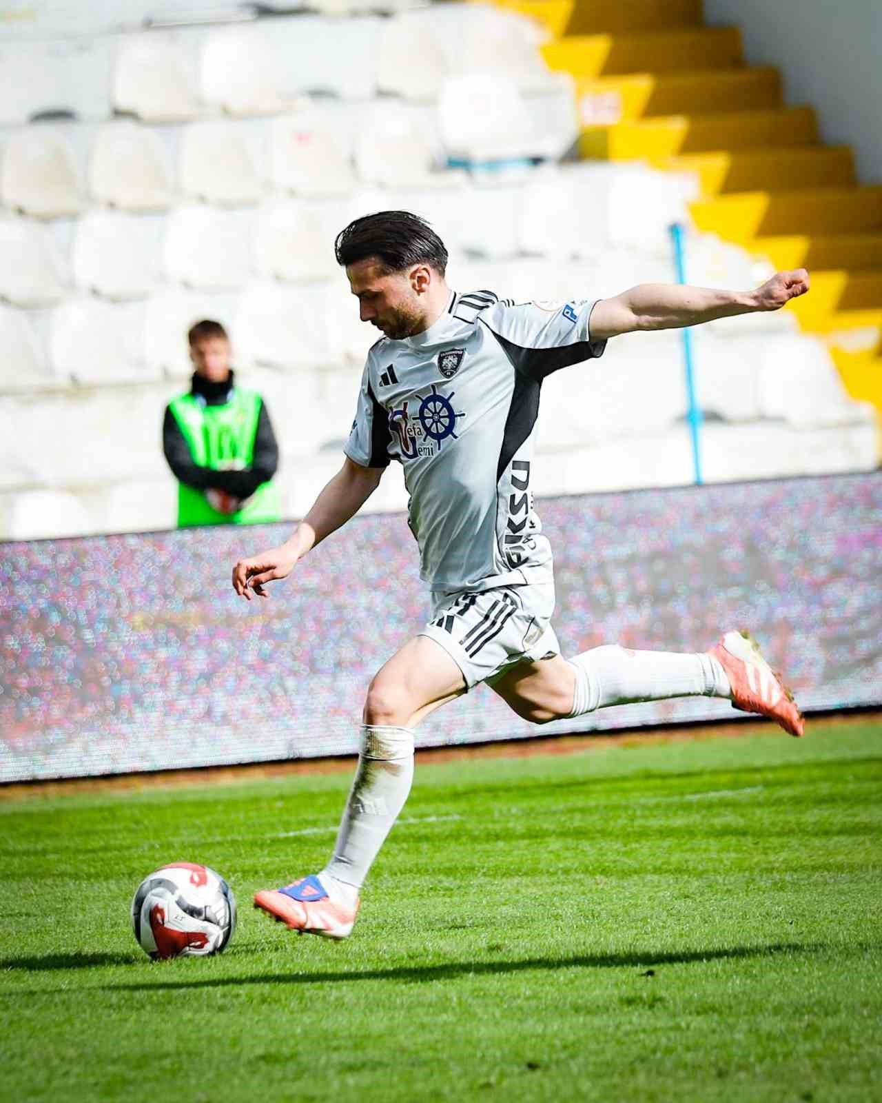 Erzurumspor FK’da Murat Cem Akpınar ile yola devam
