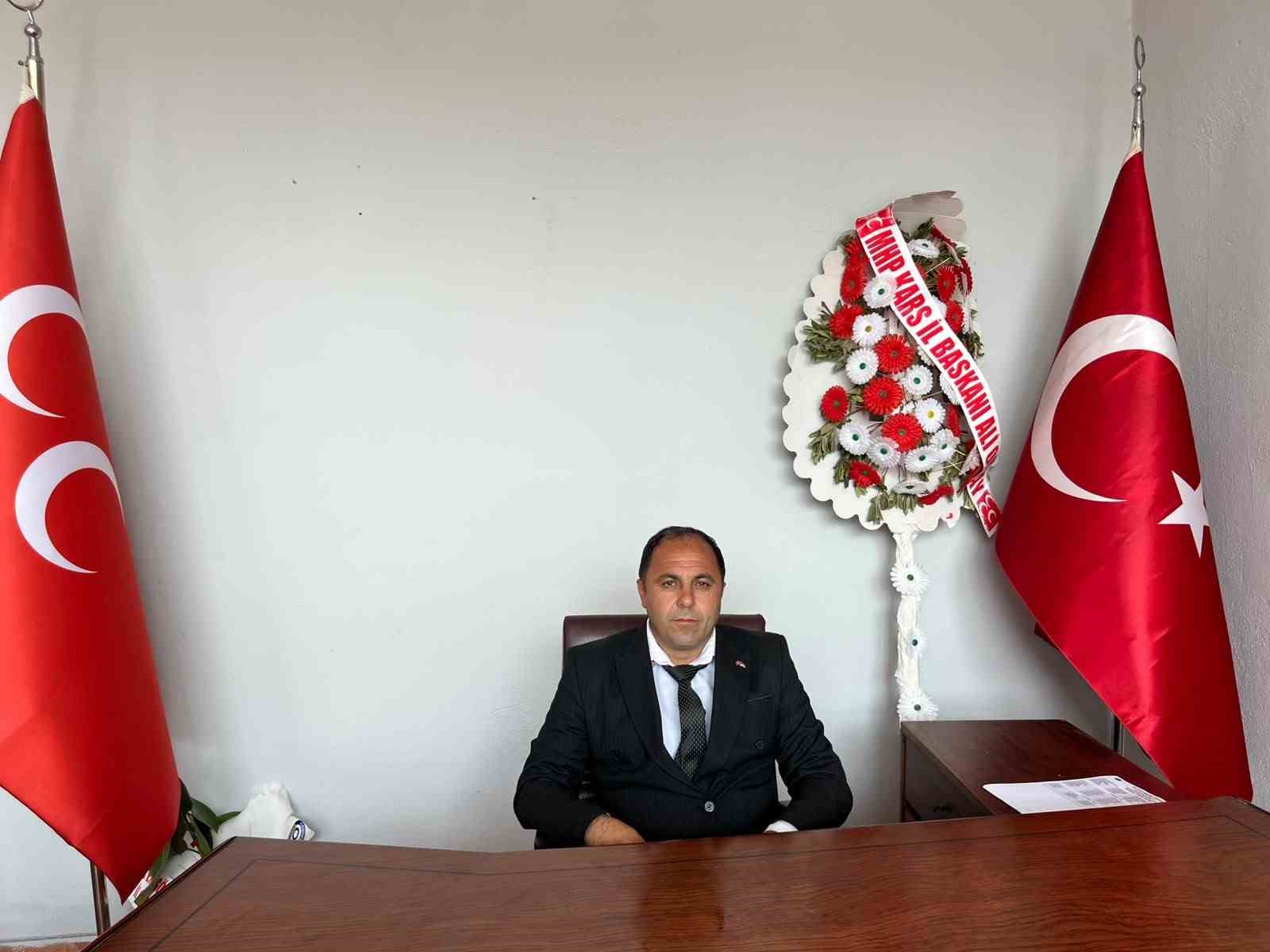 MHP Akyaka&rsquo;da g&uuml;ven tazeledi: Erhan Aktaş yeniden il&ccedil;e başkanı se&ccedil;ildi