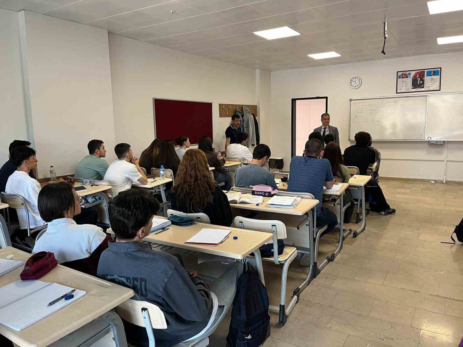 Sivas Halk Eğitimi Merkezinde üniversiteye hazırlık kursları başladı