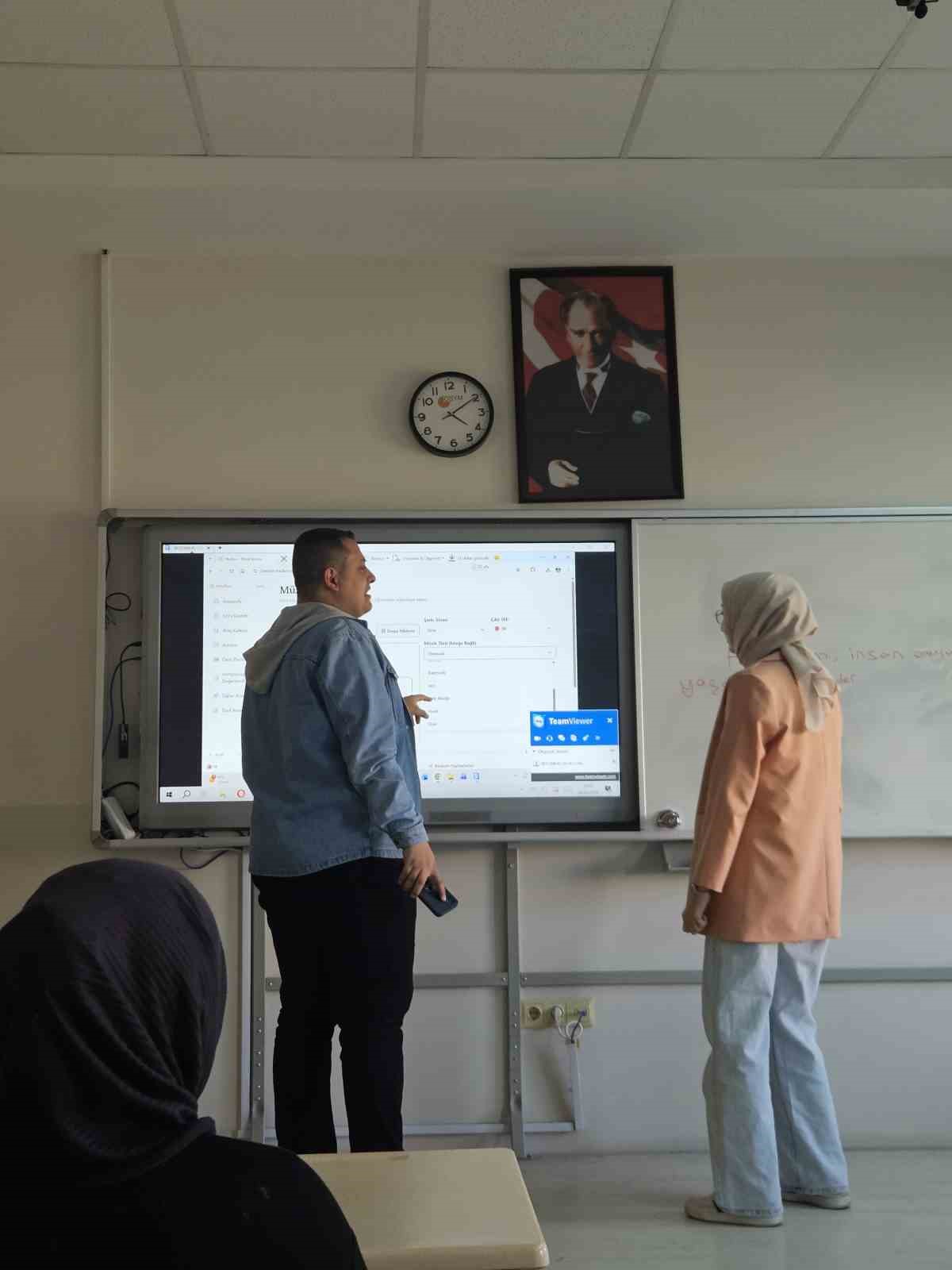 ER&Uuml;&rsquo;de bir ilk: &lsquo;Yapay Zeka Okuryazarlığı Dersleri&rsquo;