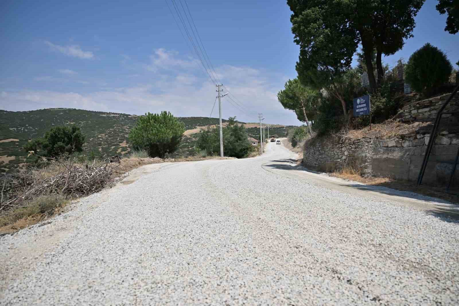 Manisa B&uuml;y&uuml;kşehir&rsquo;den Kula&rsquo;da 12,5 kilometrelik yol hamlesi