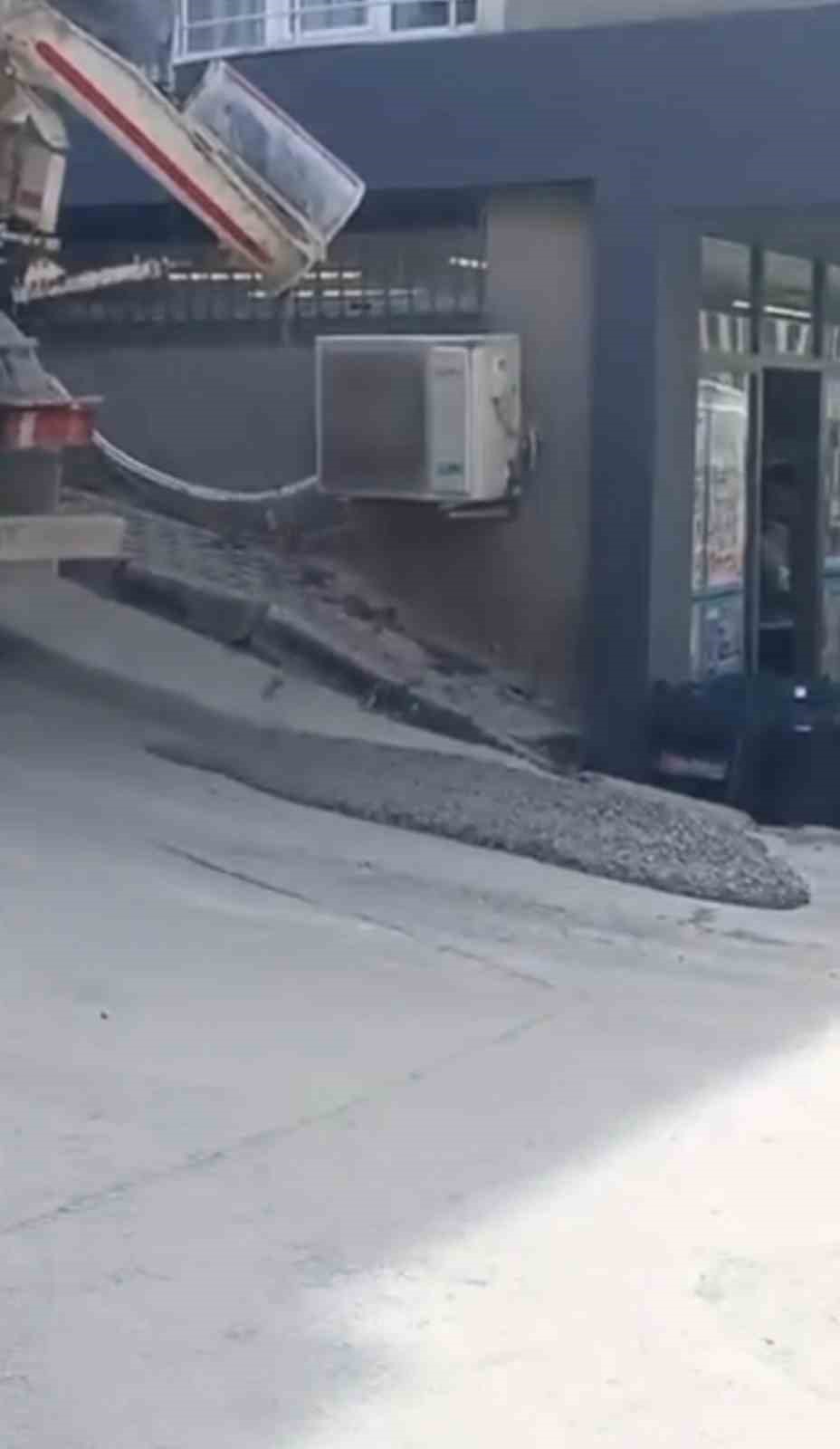 Bursa’da yola beton döken mikser sürücüsüne tepki