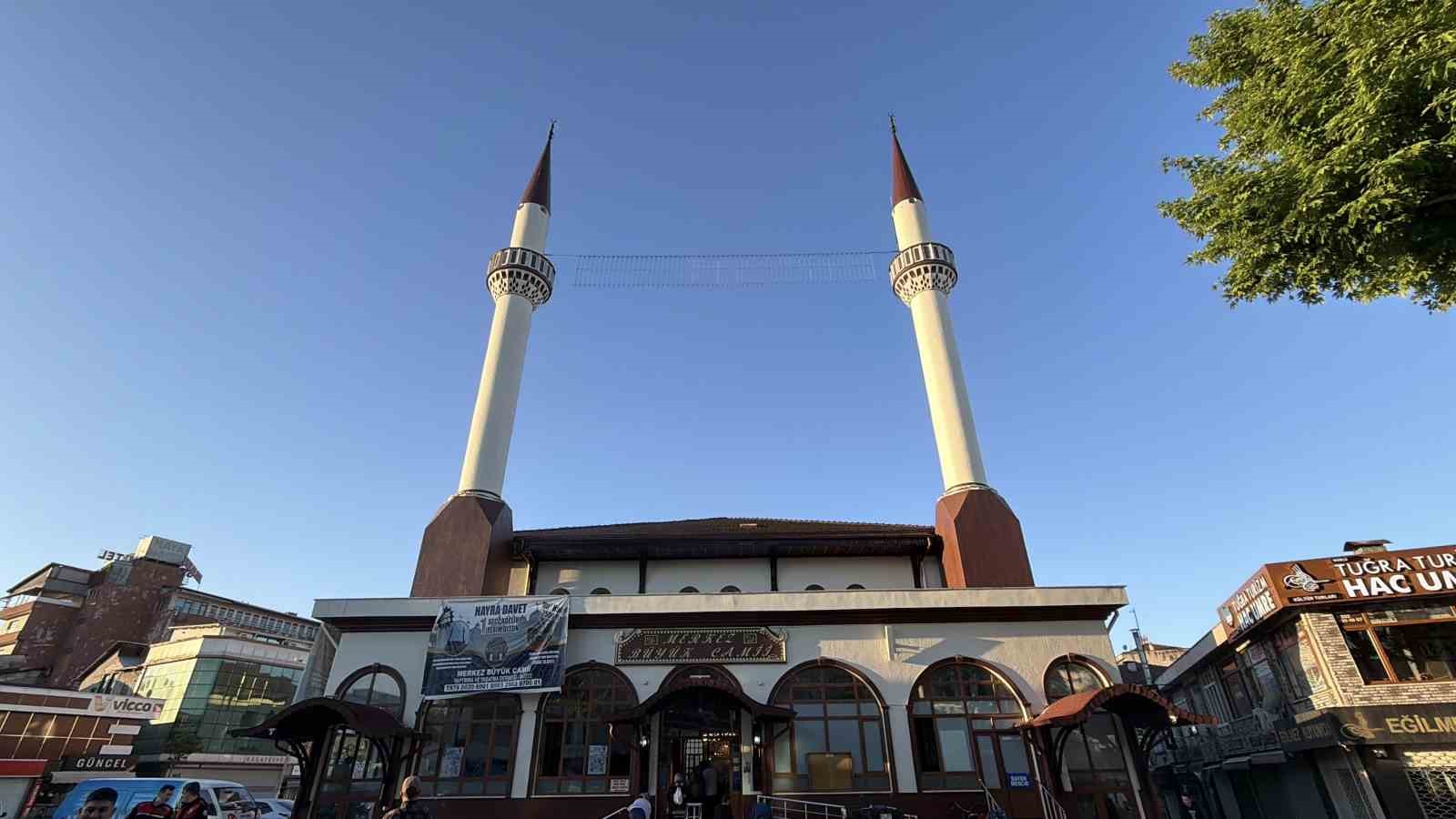 Düzce’de camiler doldu taştı