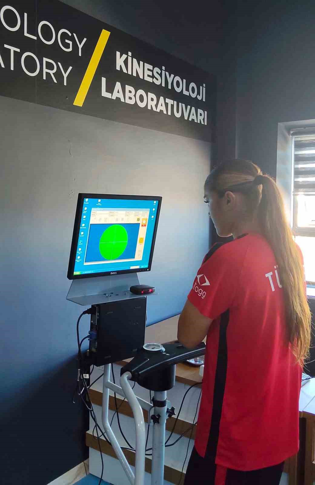 U19 Kadın Millî Takımının performans testleri Atatürk Üniversitesinde gerçekleştirildi