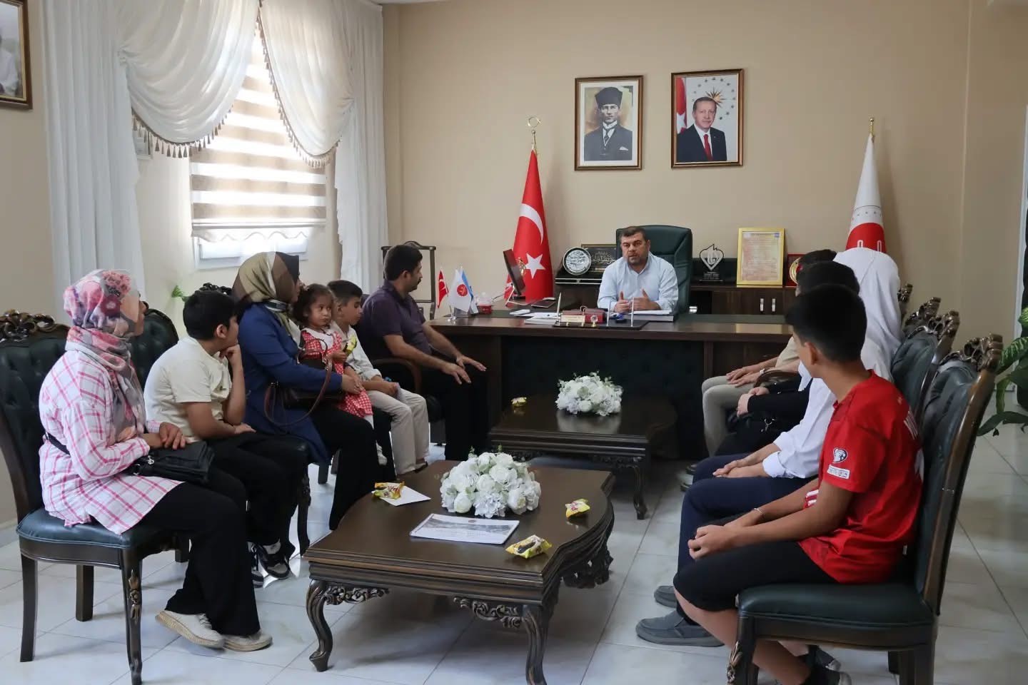 Hatay&rsquo;da "Yaz Kur&rsquo;an Kursu Hik&acirc;yem" yarışmasında dereceye giren &ouml;ğrenciler &ouml;d&uuml;llendirildi
