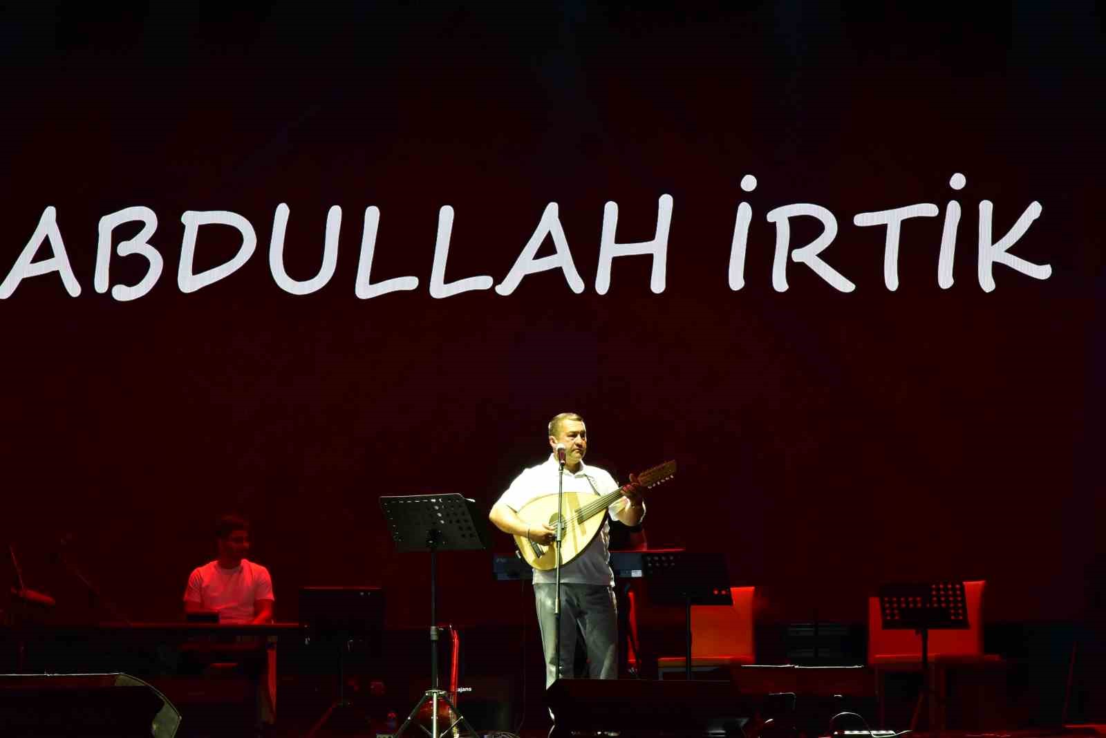 Tosya&rsquo;da m&uuml;zik dolu gece: Festival coşkusunu yaşadı