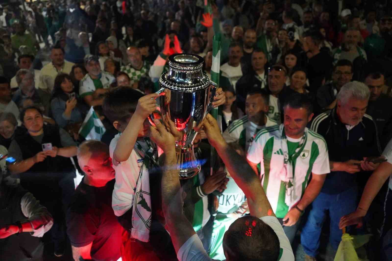 Muğlaspor şampiyonluğu Simge Sağın konseriyle kutlayacak
