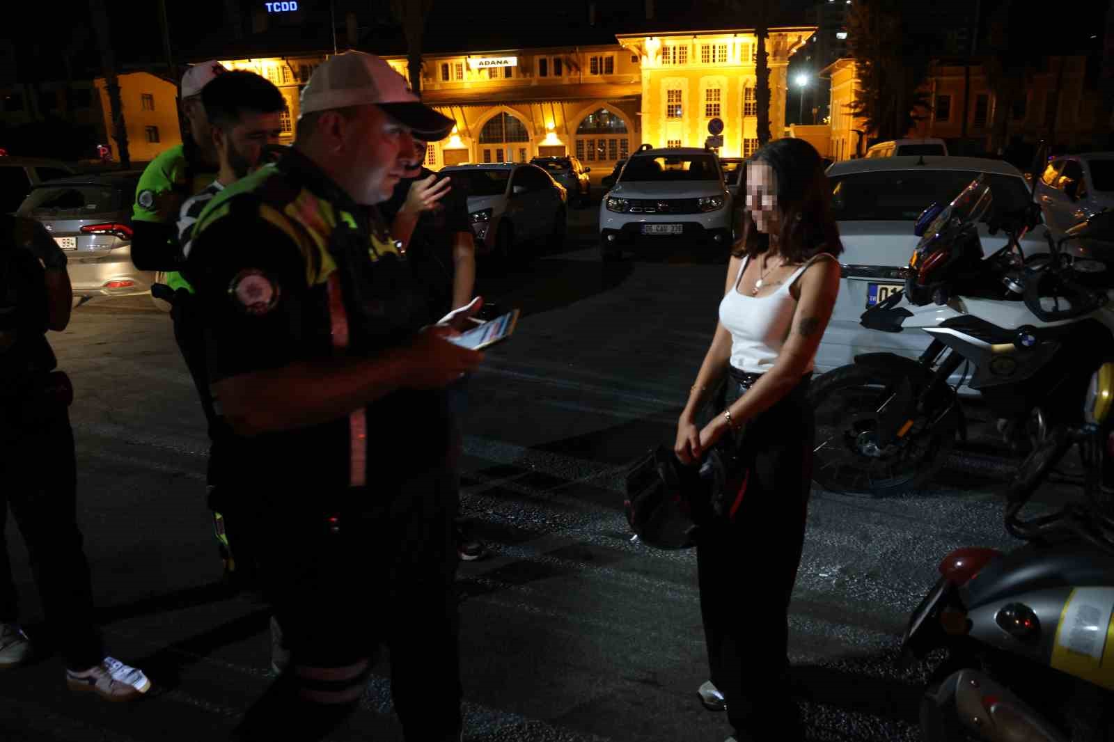 Adana&rsquo;da trafik denetiminde 42 s&uuml;r&uuml;c&uuml;ye ceza yağdı