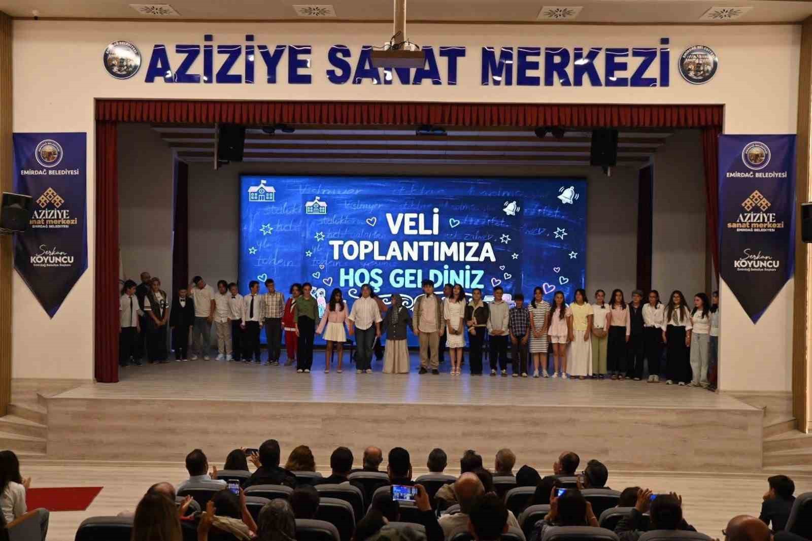 Emirdağ Mithatpaşa Ortaokulu’ndan ‘Sanat Şöleni’