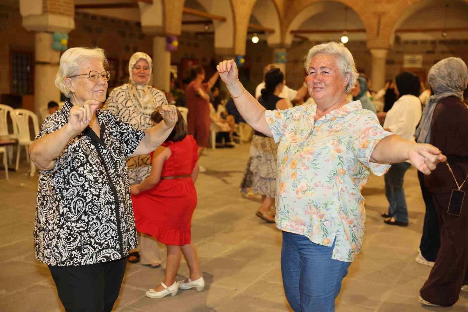 Tarihi Kurşunlu Han’da kadınlar matinesi
