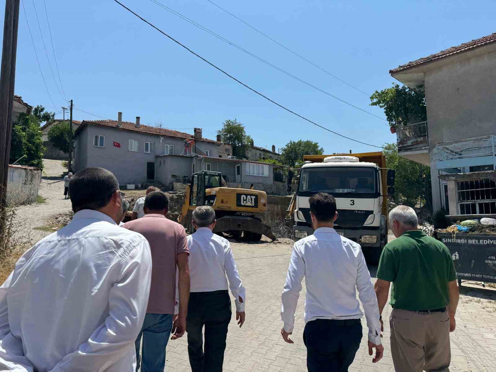 Sındırgı’da depremden etkilenen camiler yeniden yükseliyor