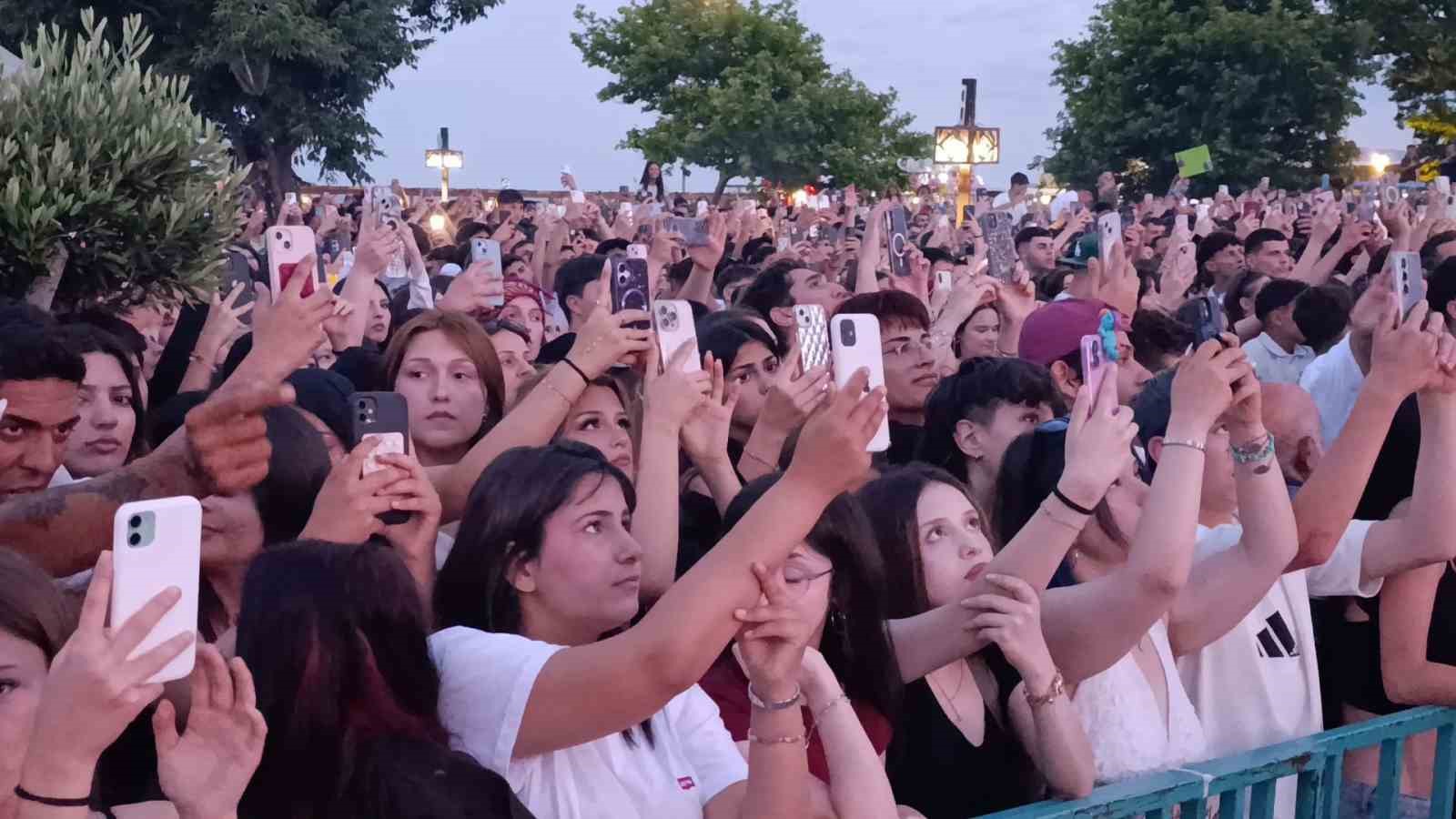 60. Uluslararası Tekirdağ Kiraz Festivali’nde Poizi ve Özbey rüzgarı esti